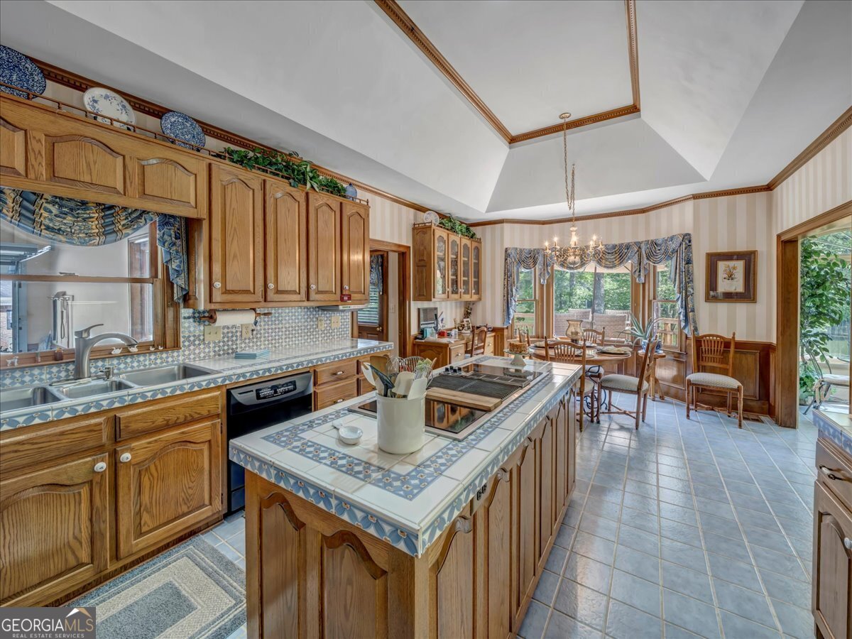 655 Mcdonough Road Property Photo 11