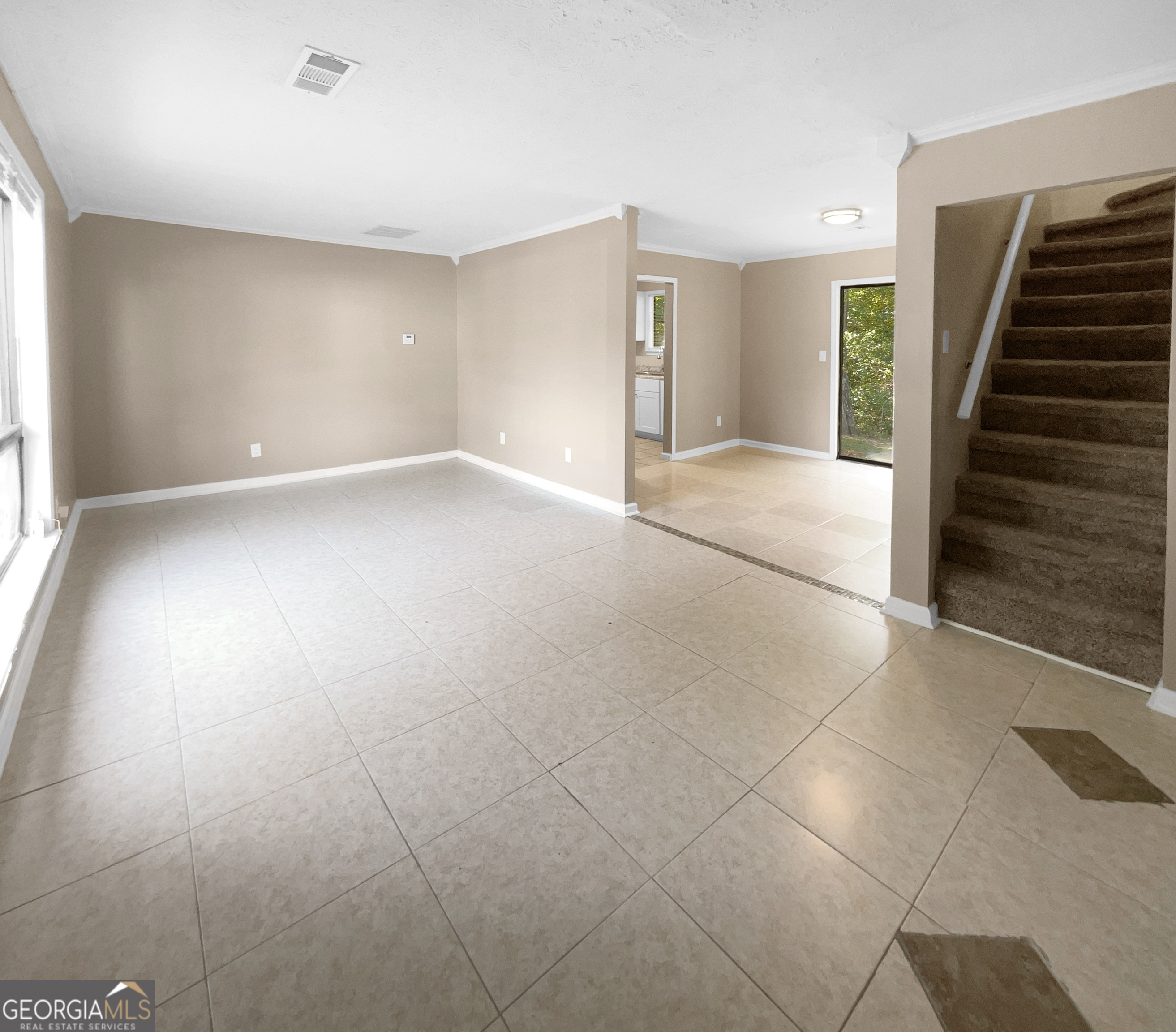 125 Cainwood Court W Property Photo 3