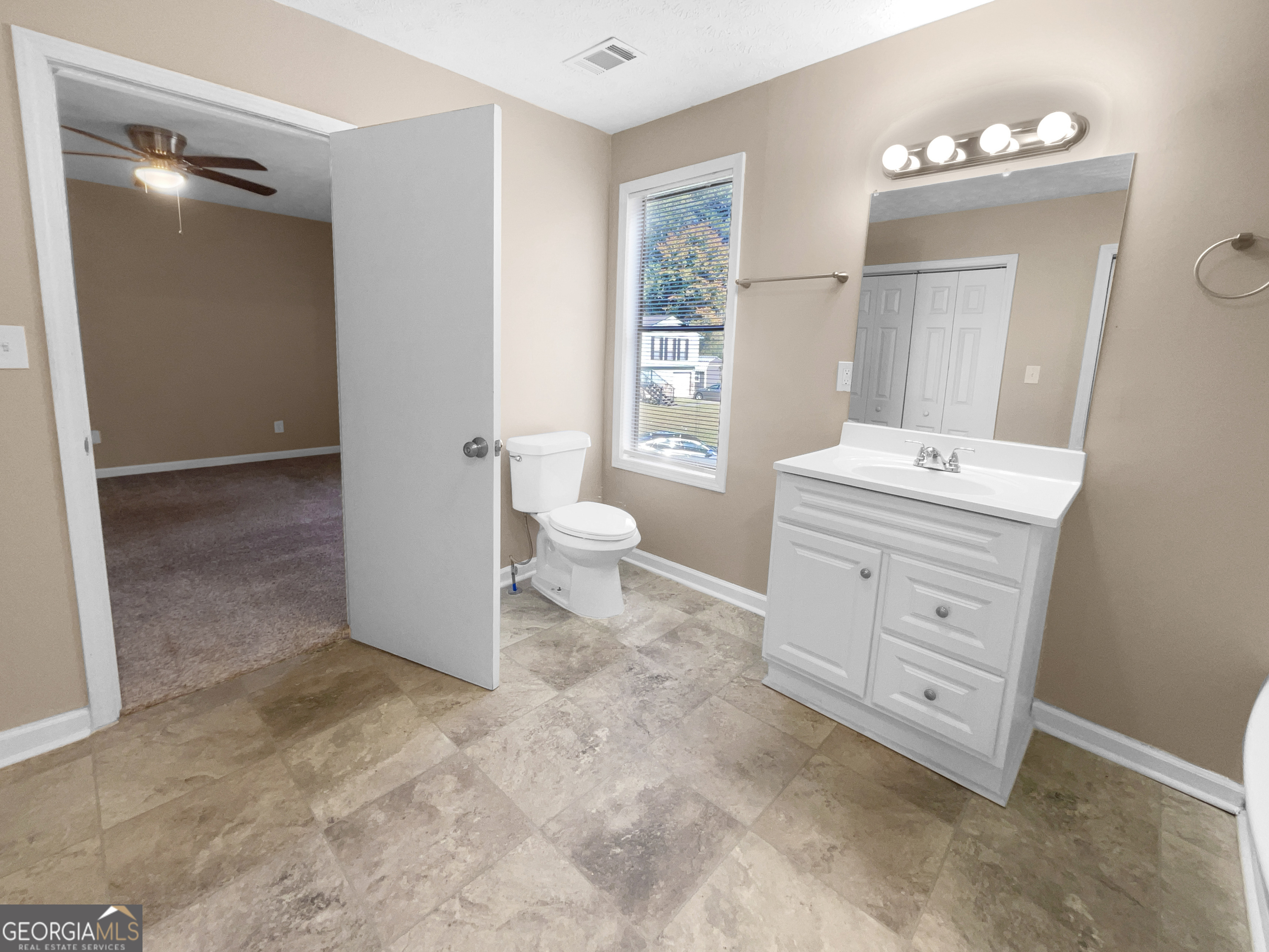 125 Cainwood Court W Property Photo 18