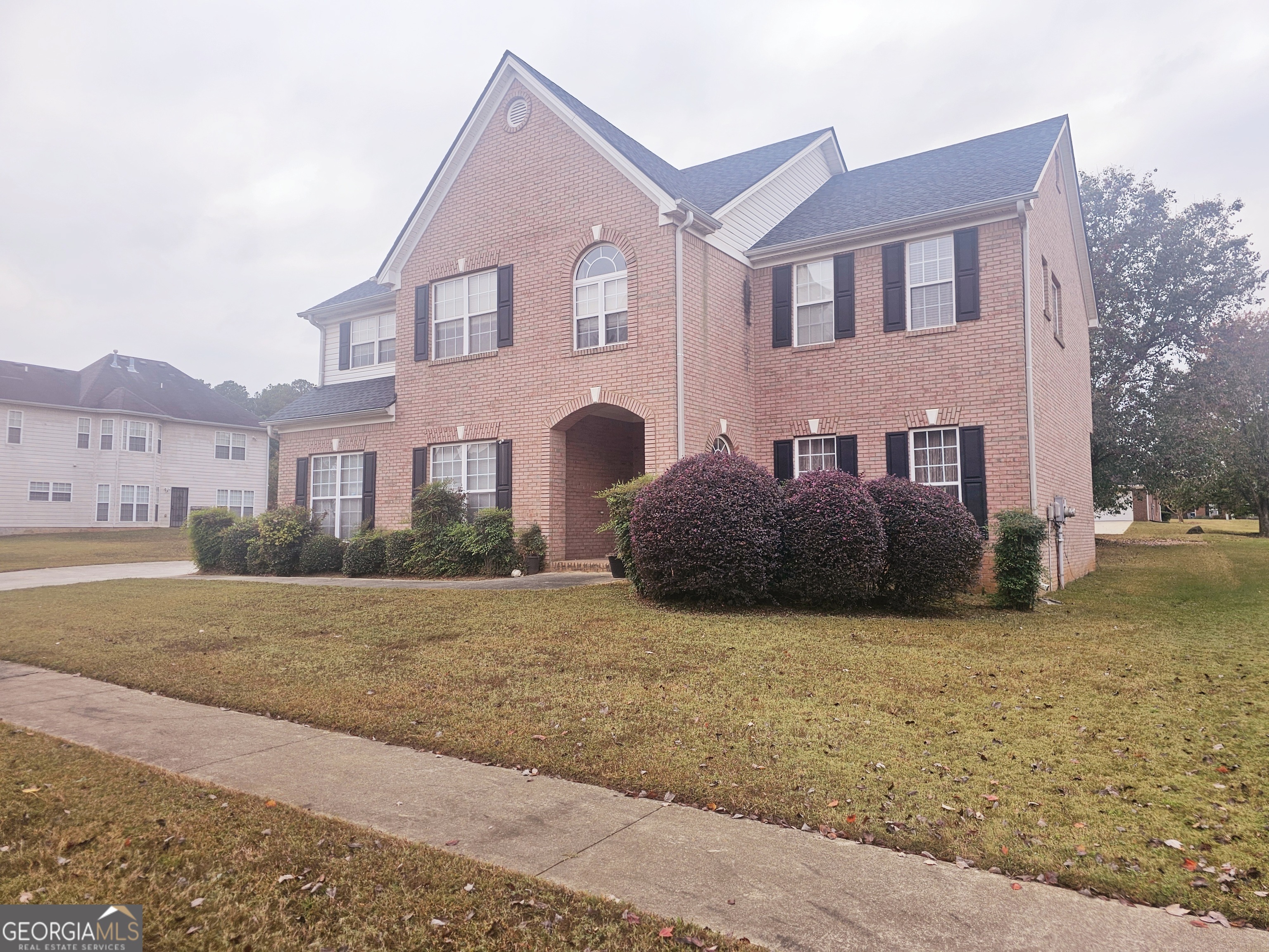 1402 Aramore Drive Se Property Photo 3