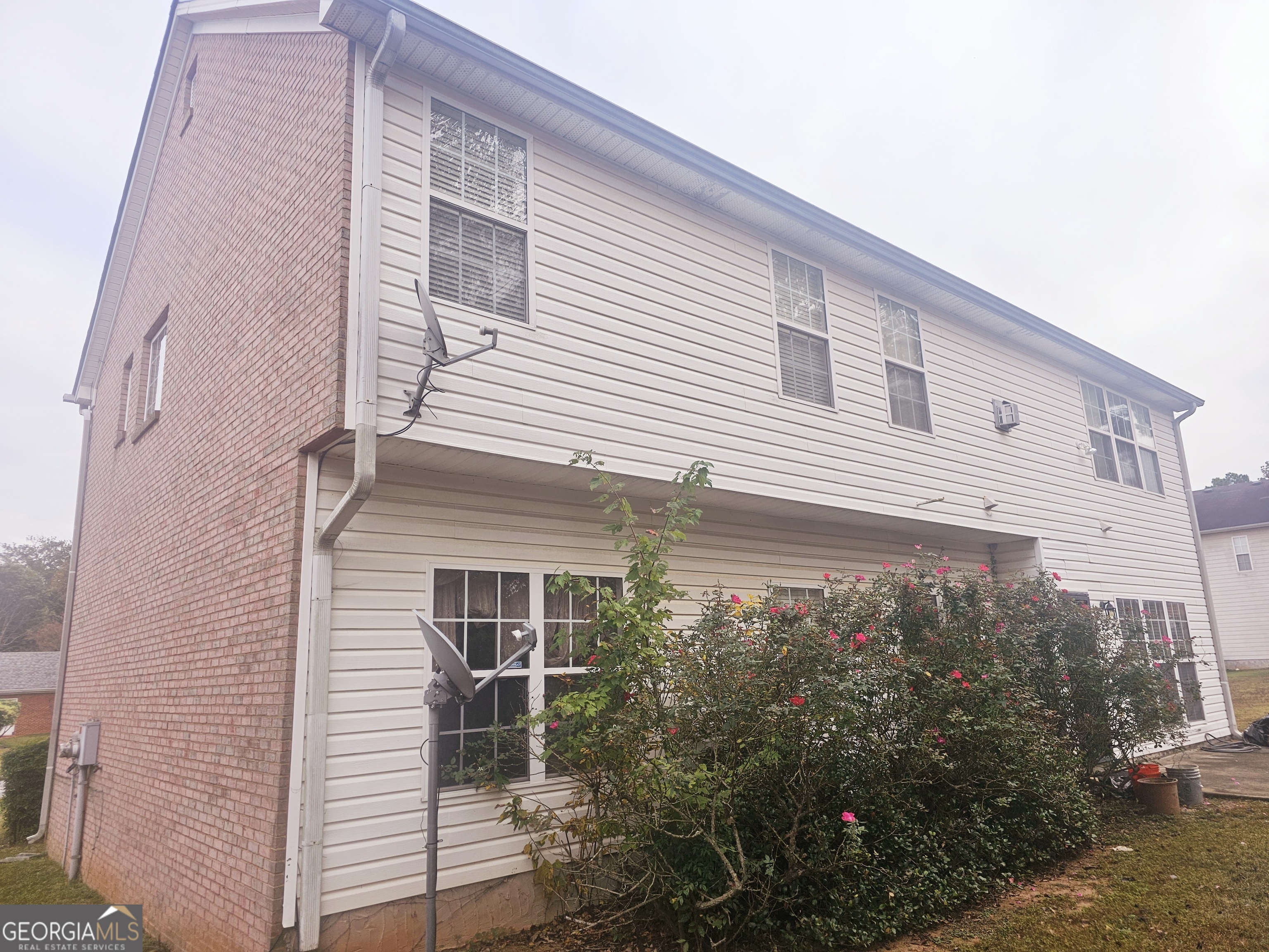 1402 Aramore Drive Se Property Photo 5