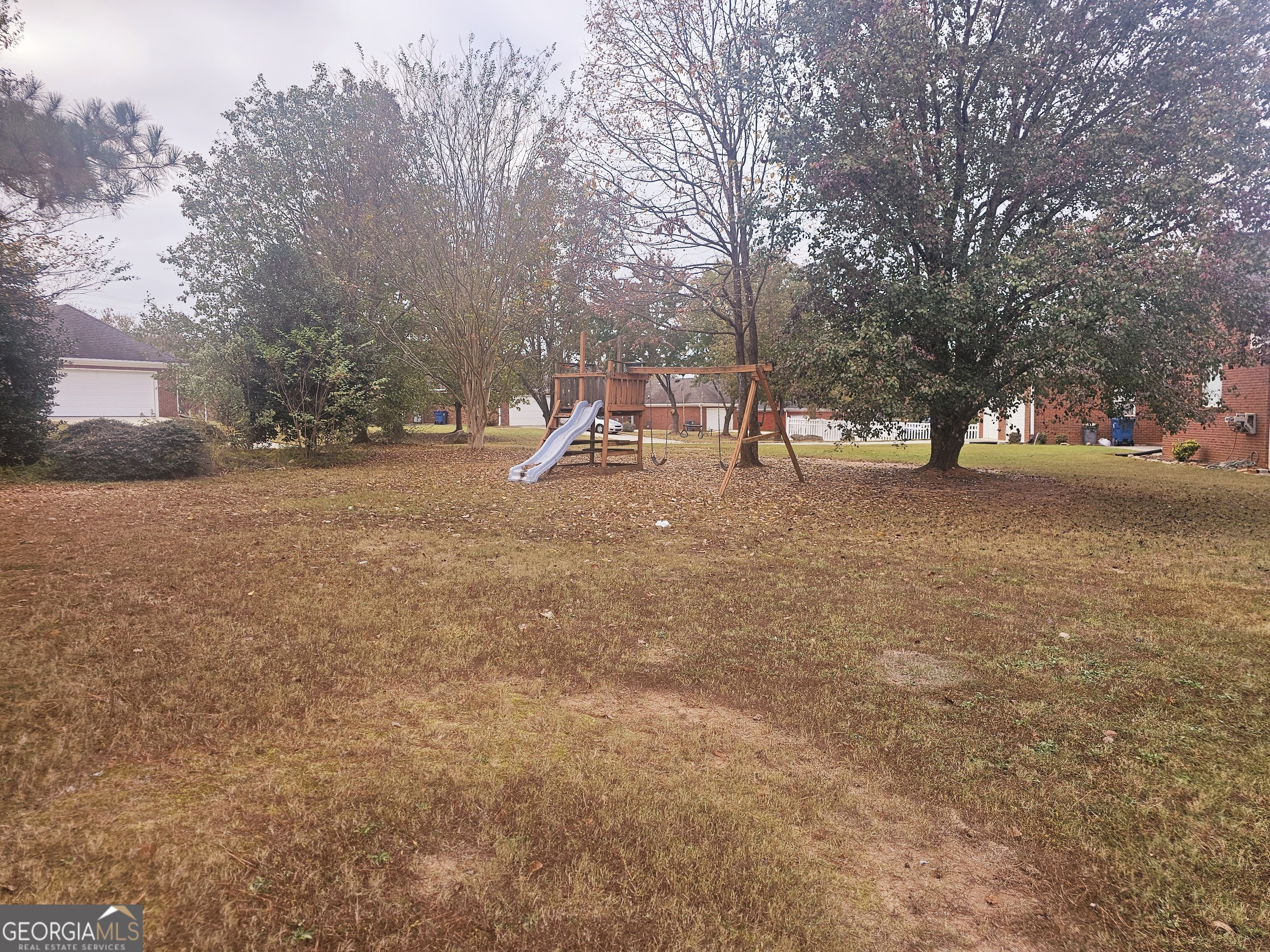 1402 Aramore Drive Se Property Photo 8