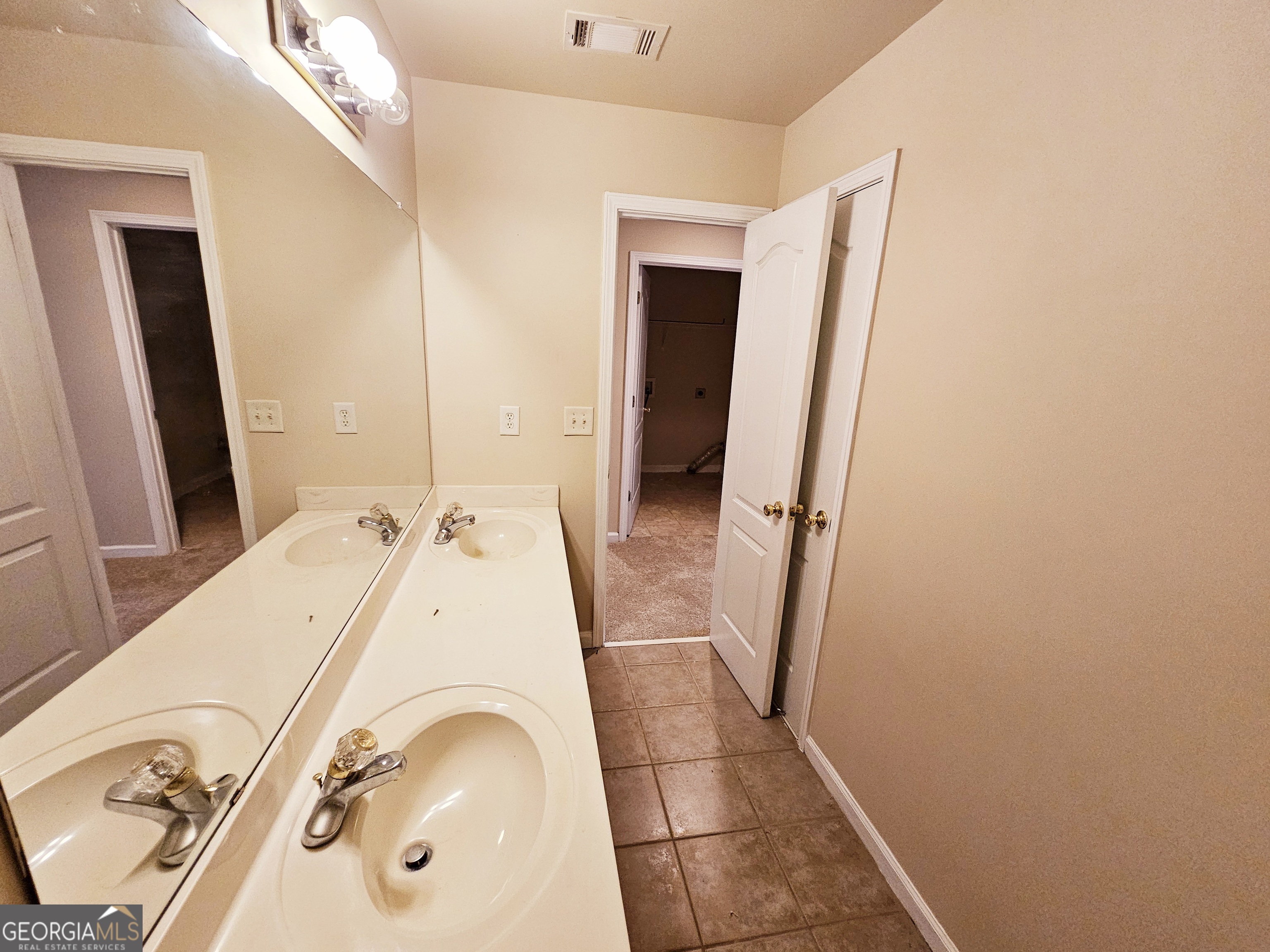 1402 Aramore Drive Se Property Photo 79