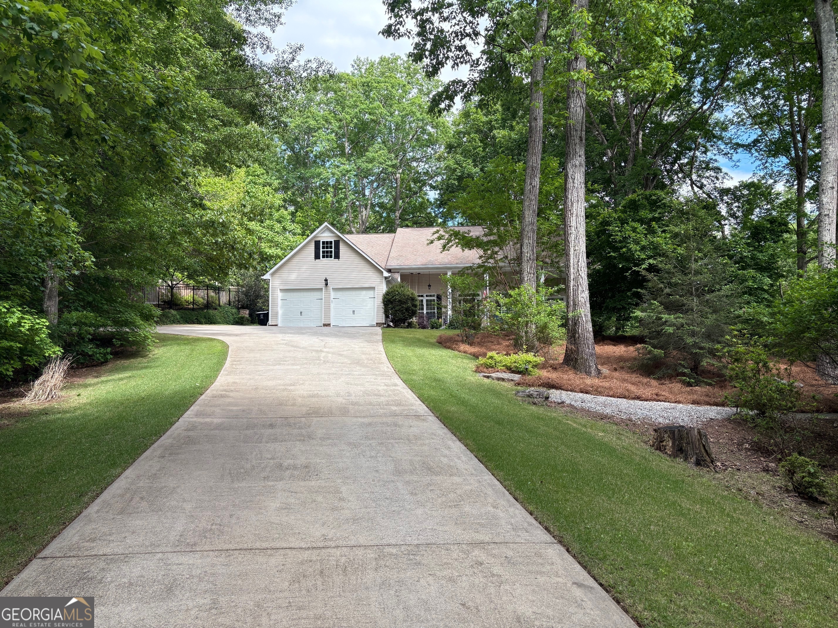6054 Nebo Road Property Photo 3