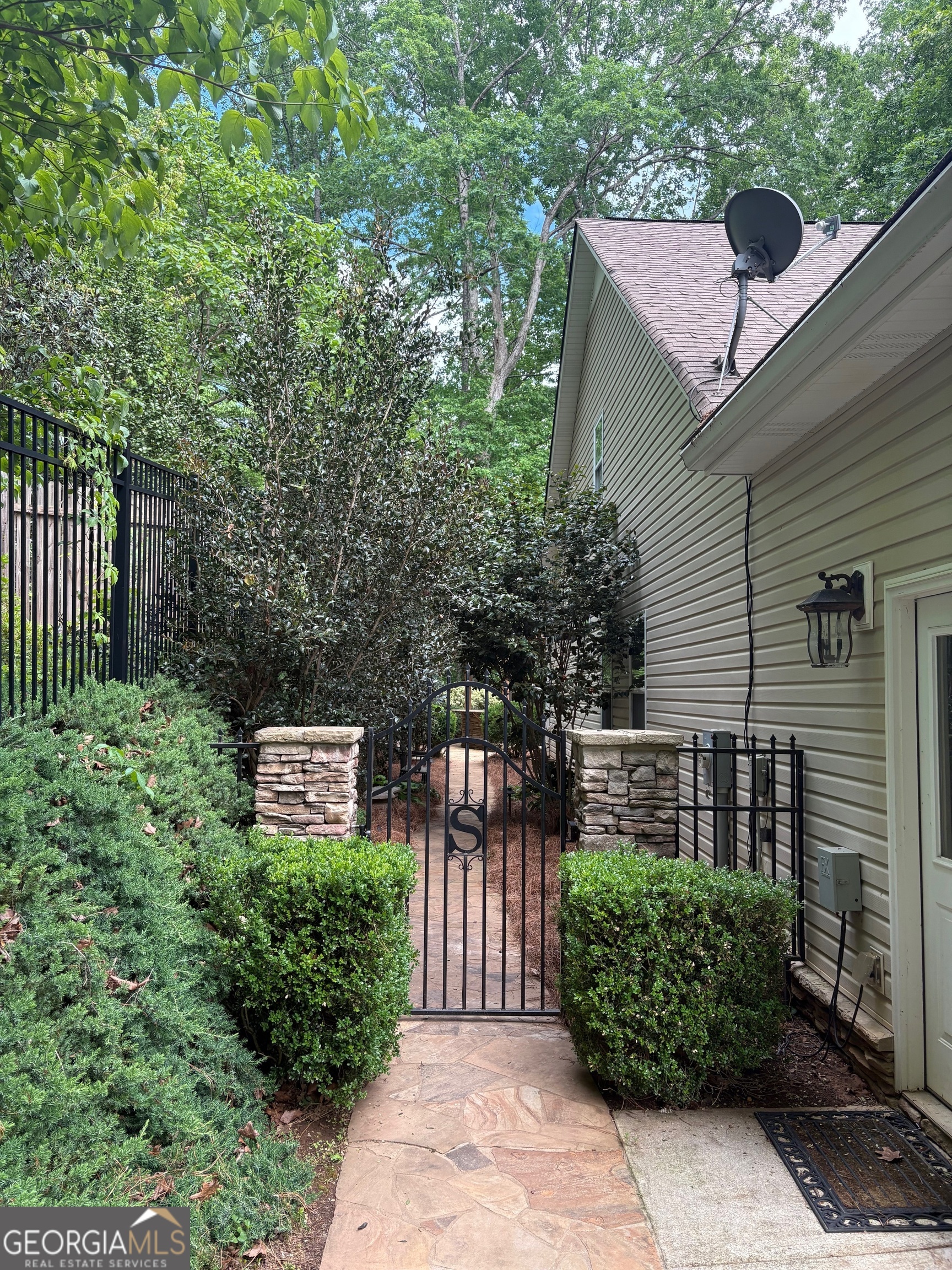 6054 Nebo Road Property Photo 8