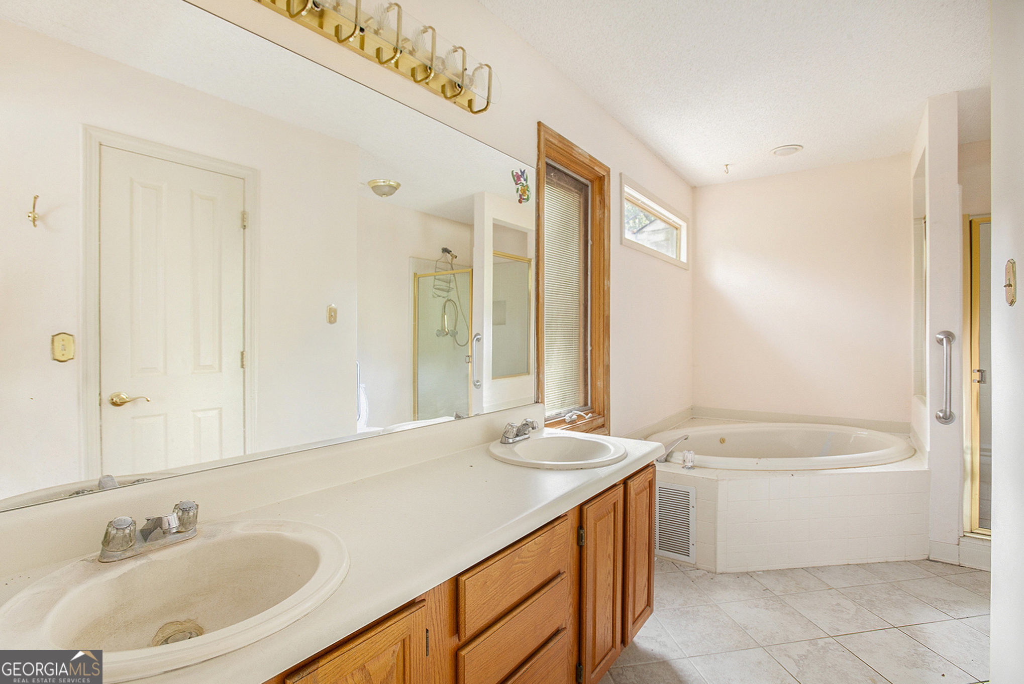 175 Carriage Gate Drive Property Photo 16