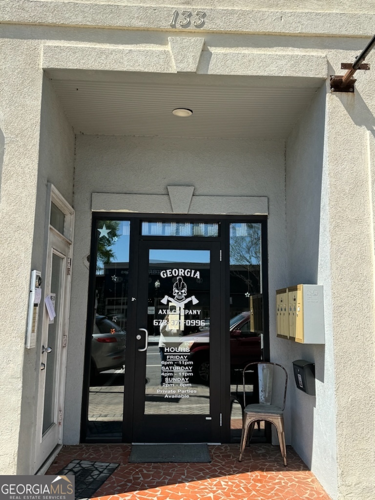 133 Hill Street S Property Photo 2