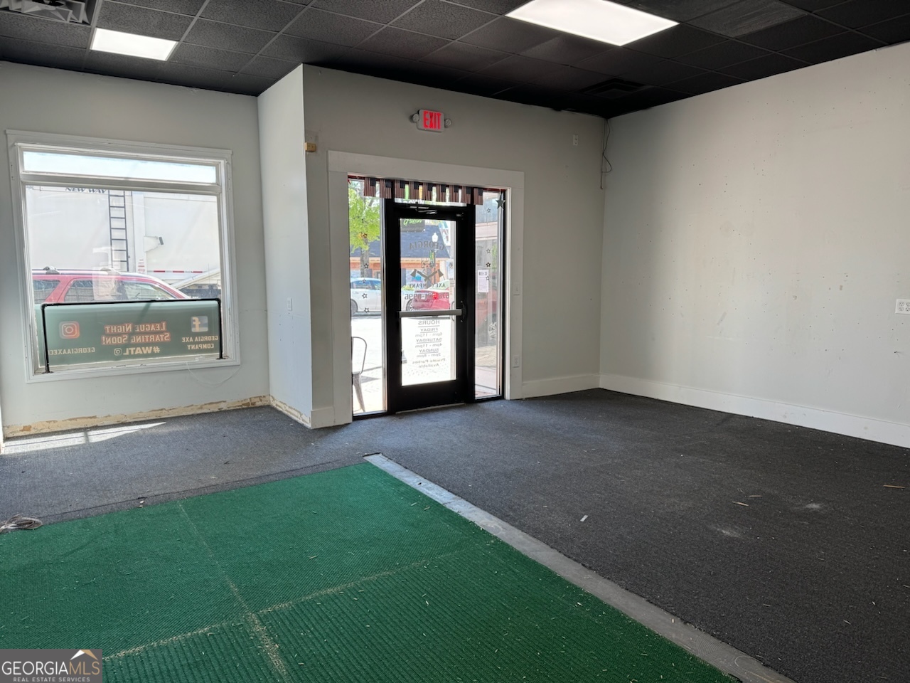 133 Hill Street S Property Photo 3