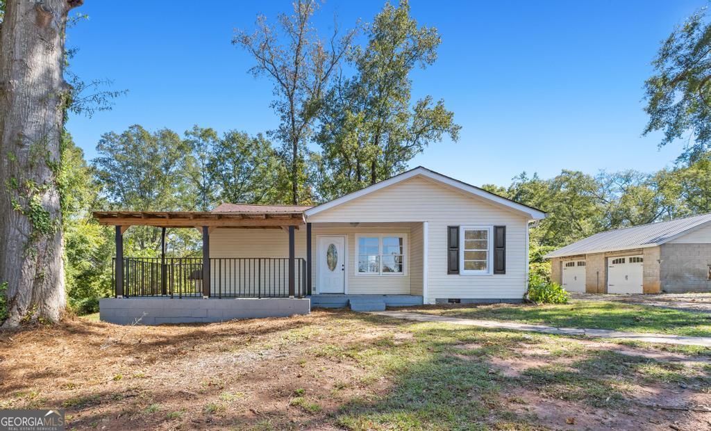 2552 Highway 36 E Property Photo 2