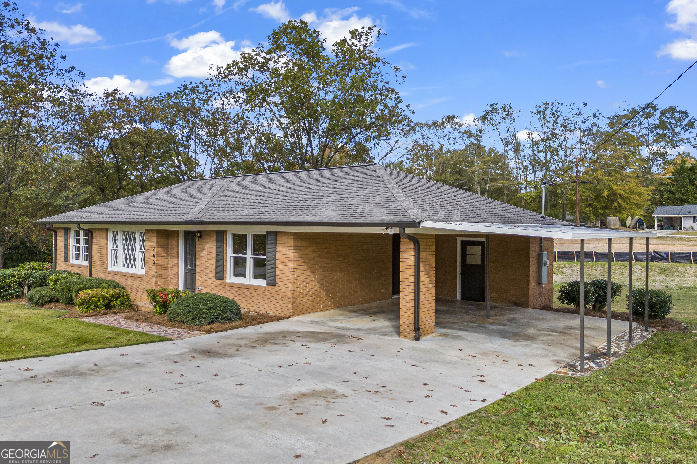 263 Valley Drive Property Photo 2