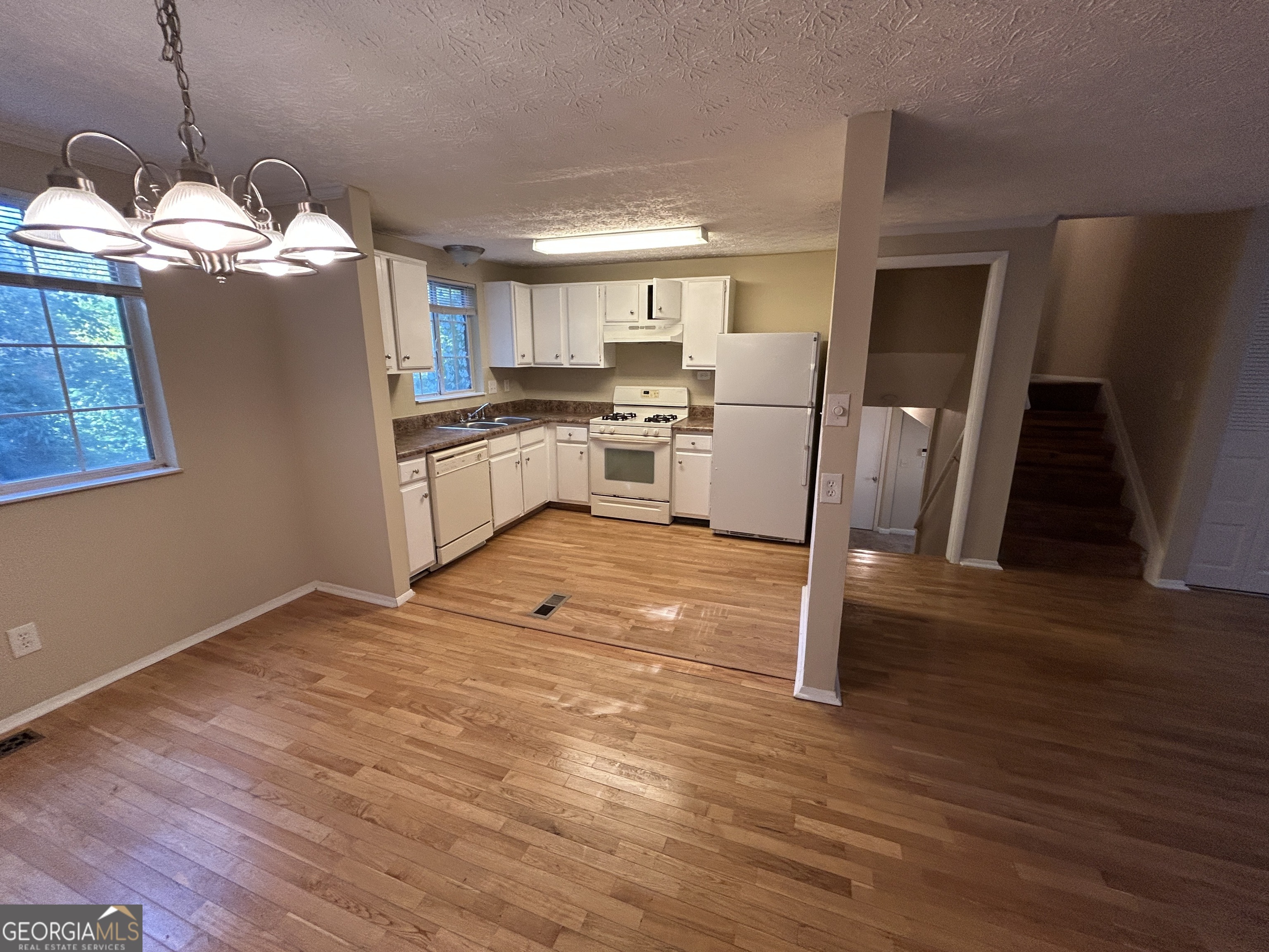 493 Village Square Court Property Photo 7
