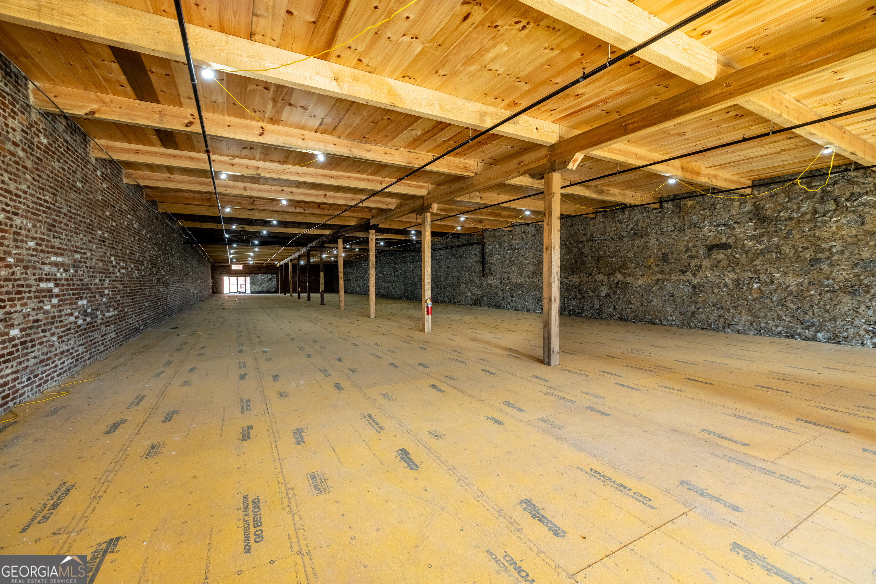 314 E 1st Avenue Property Photo 16