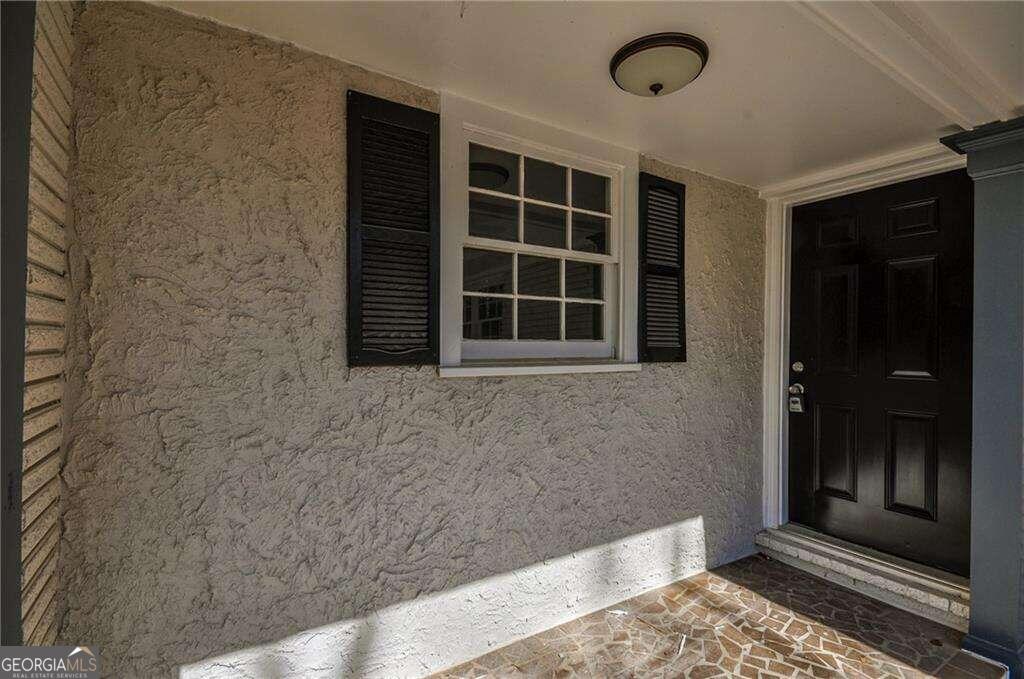 1328 White Oak Street Se Property Photo 2