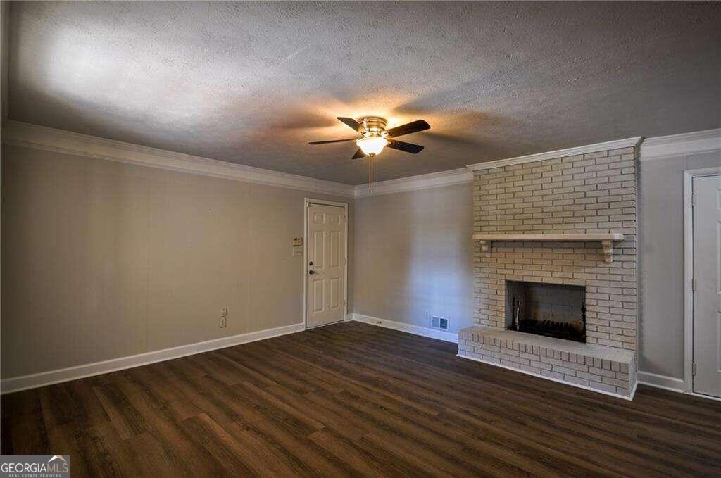 1328 White Oak Street Se Property Photo 3