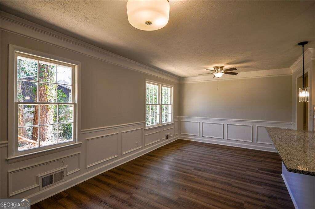 1328 White Oak Street Se Property Photo 4