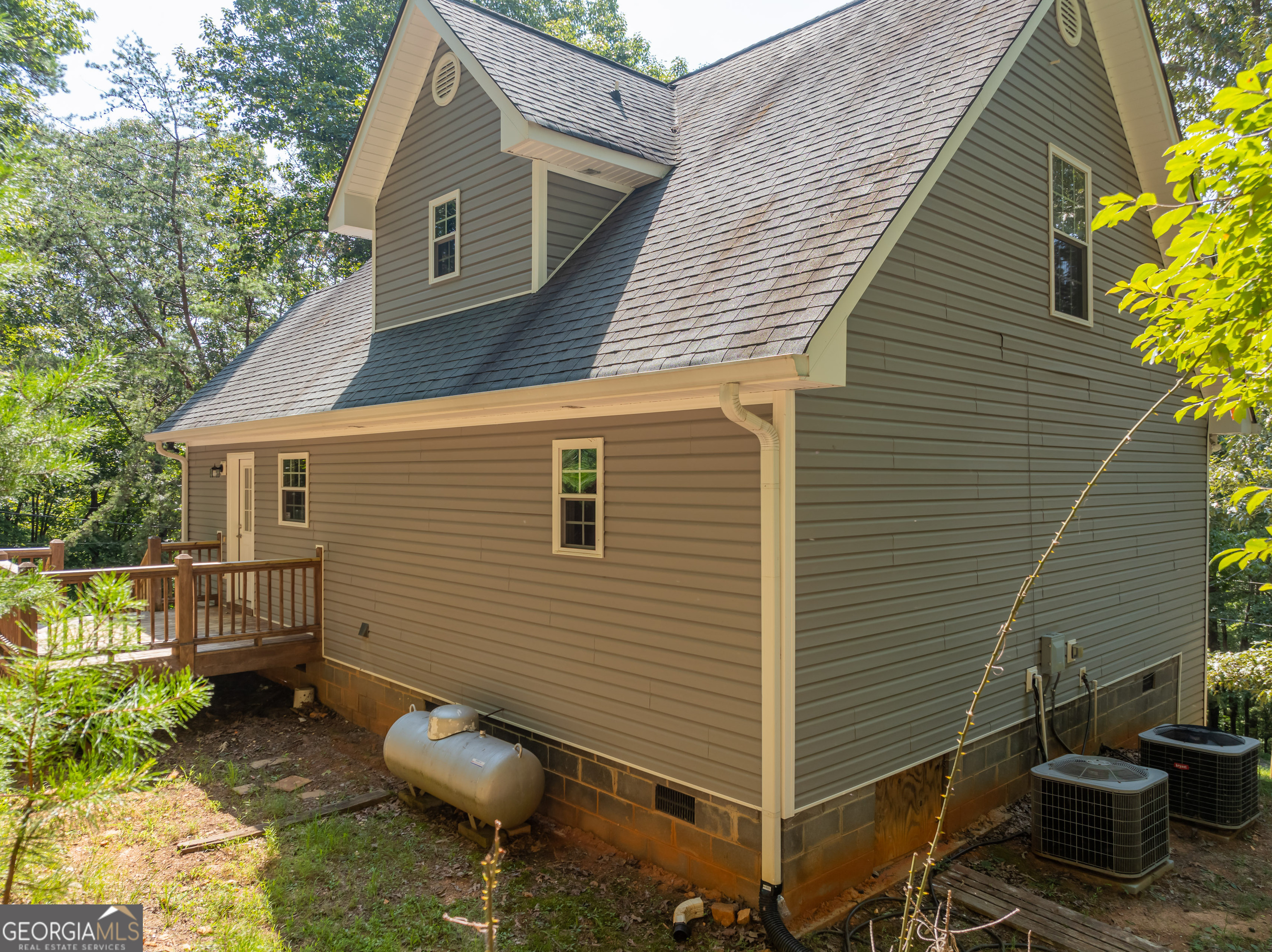 199 Sequoia Drive Property Photo 5