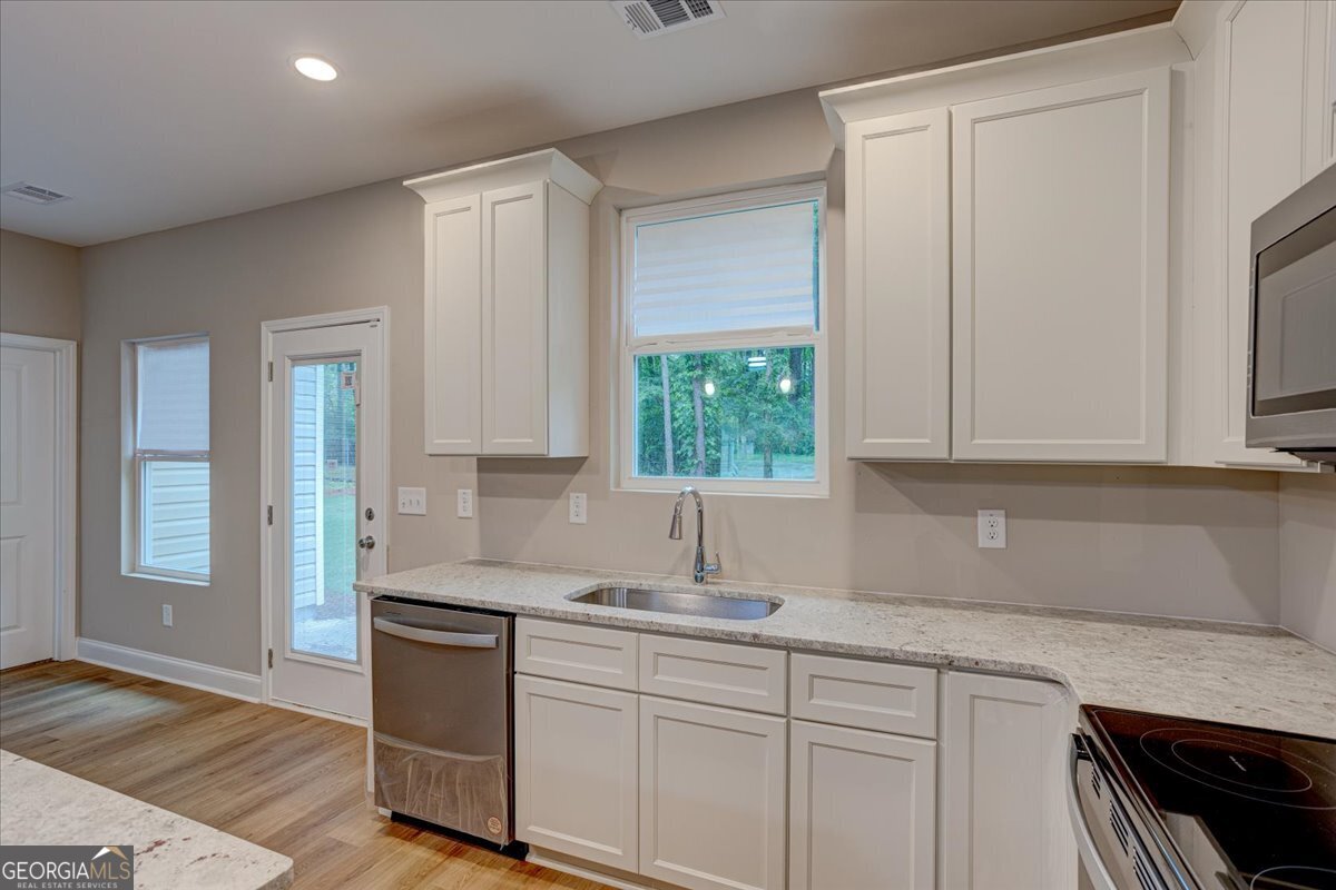 4230 Moore Road Property Photo 11