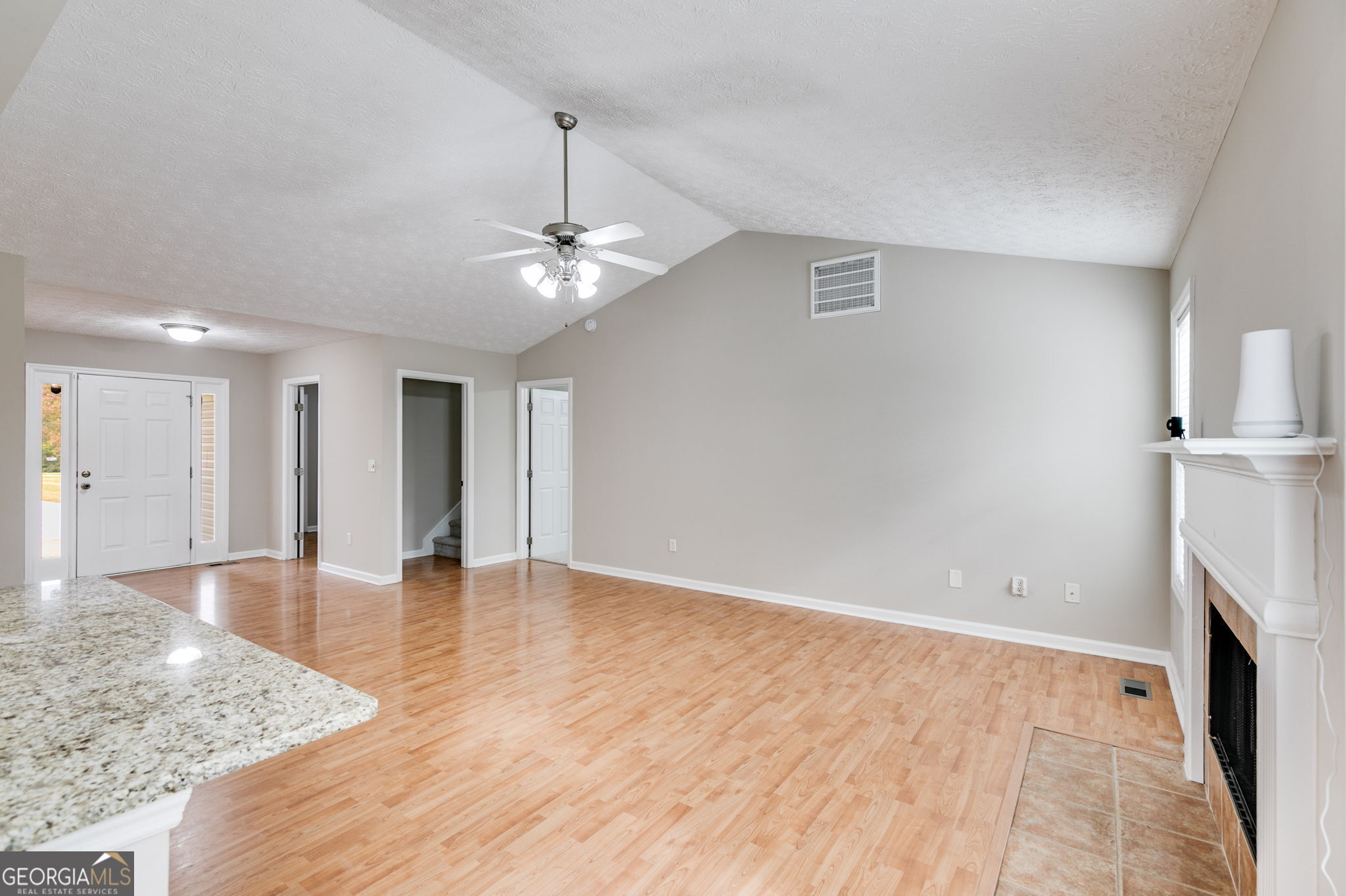 112 Valley Edge Drive Property Photo 6
