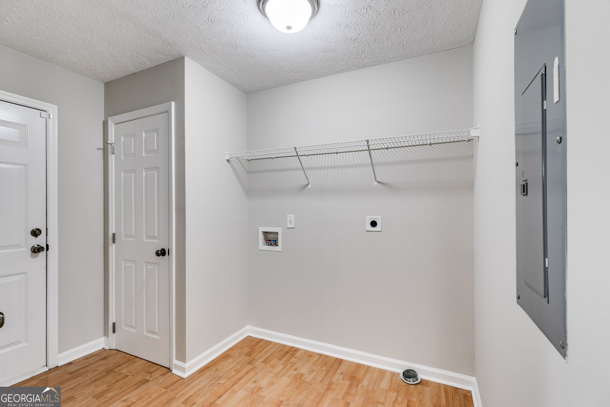 112 Valley Edge Drive Property Photo 11