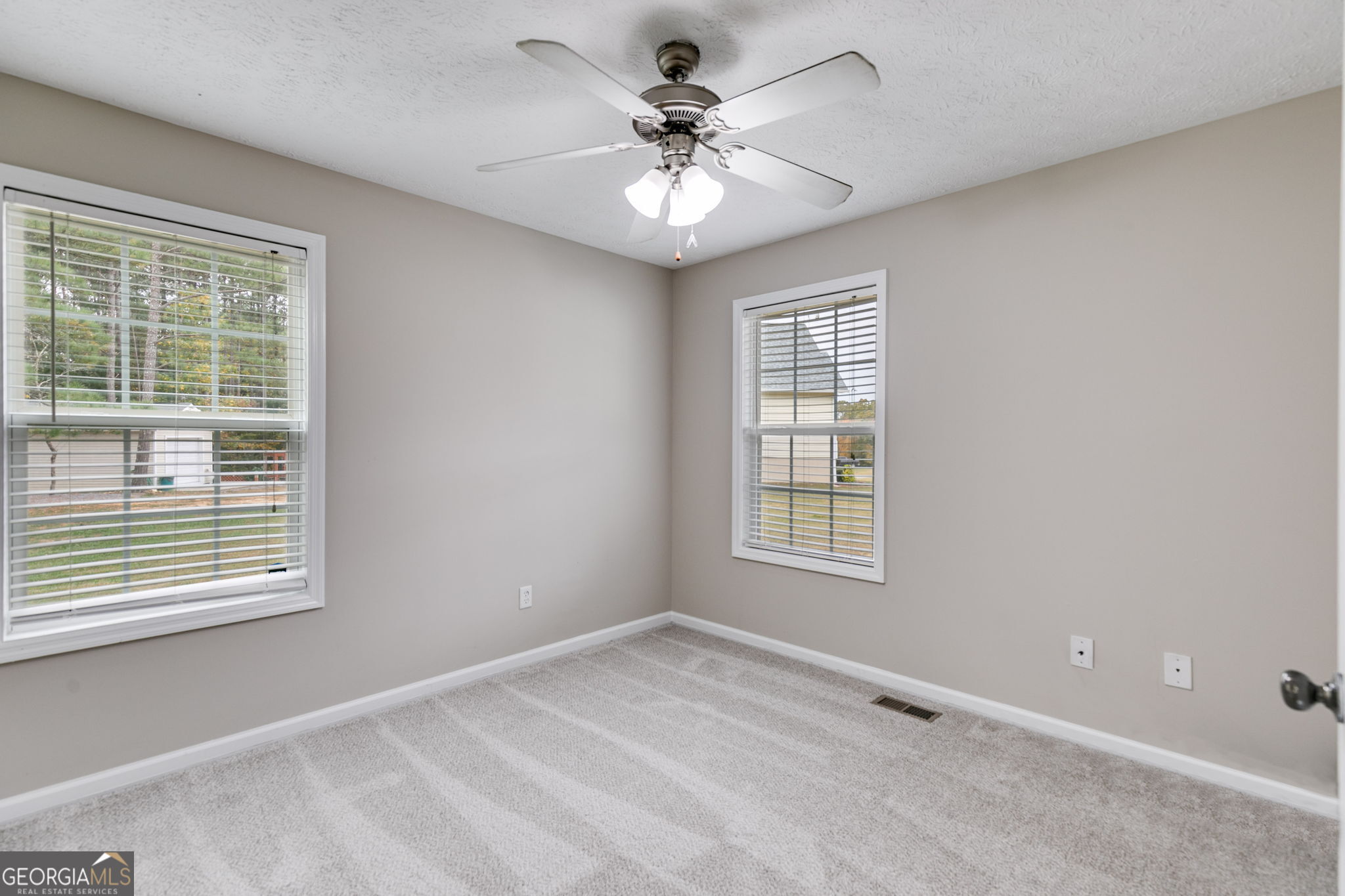 112 Valley Edge Drive Property Photo 18