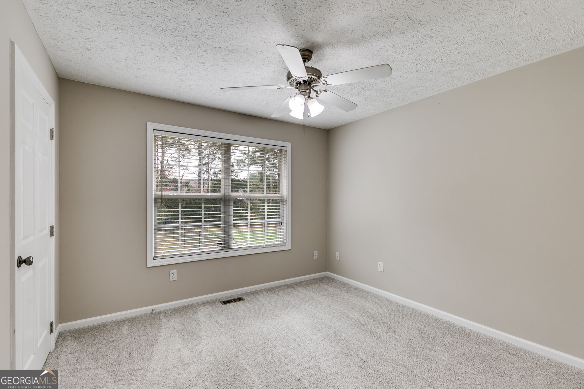 112 Valley Edge Drive Property Photo 20