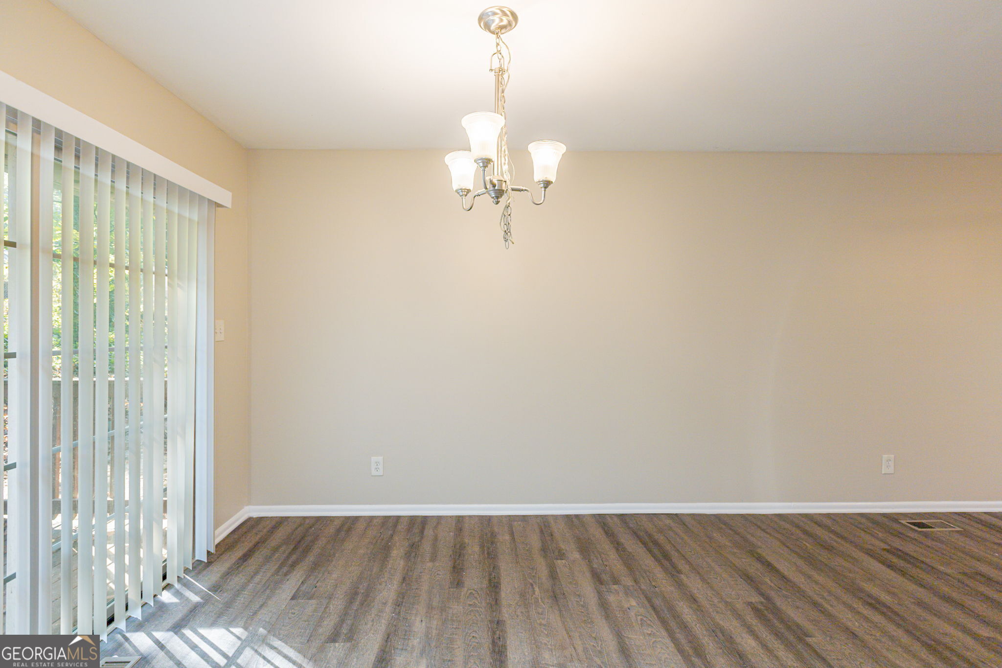 2465 Timberly Drive Se Property Photo 6
