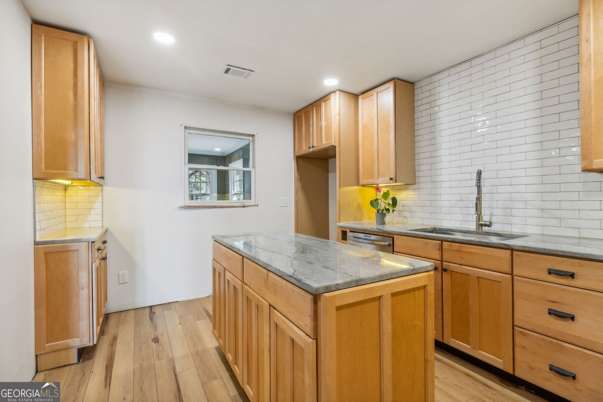 6200 Holland Cove Road Property Photo 12