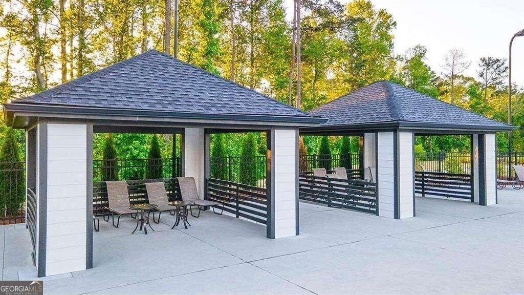 3249 Champions Way Property Photo 8