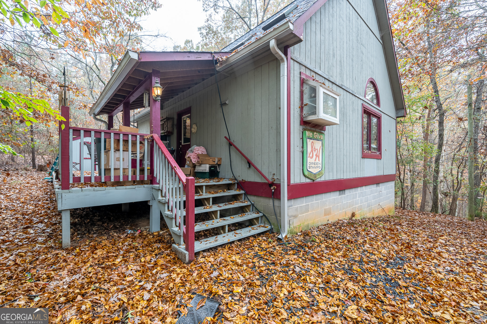 1863 Villa Drive Property Photo 2