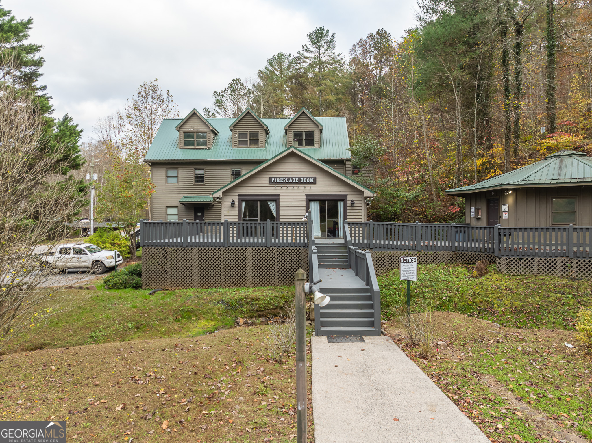 1863 Villa Drive Property Photo 26