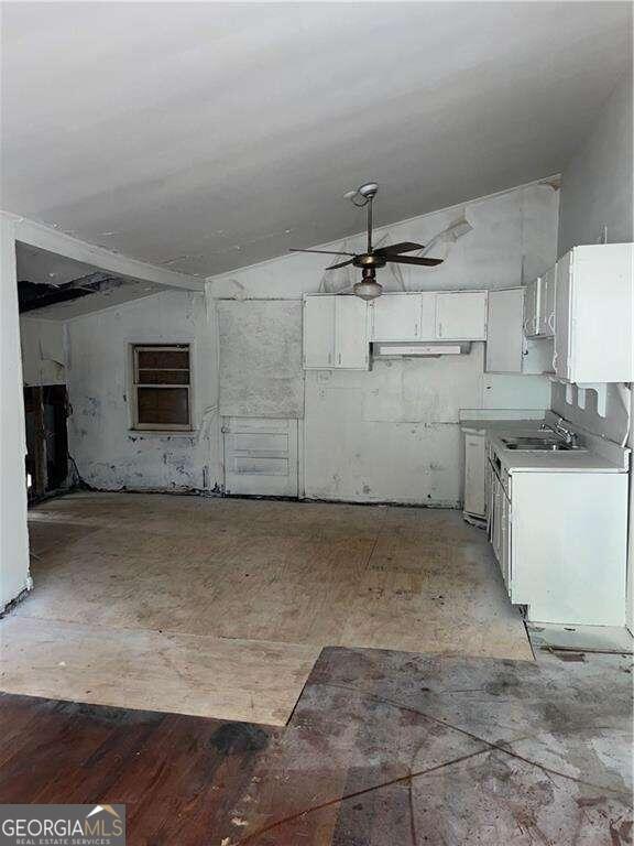 131 Lake Drive Property Photo 3