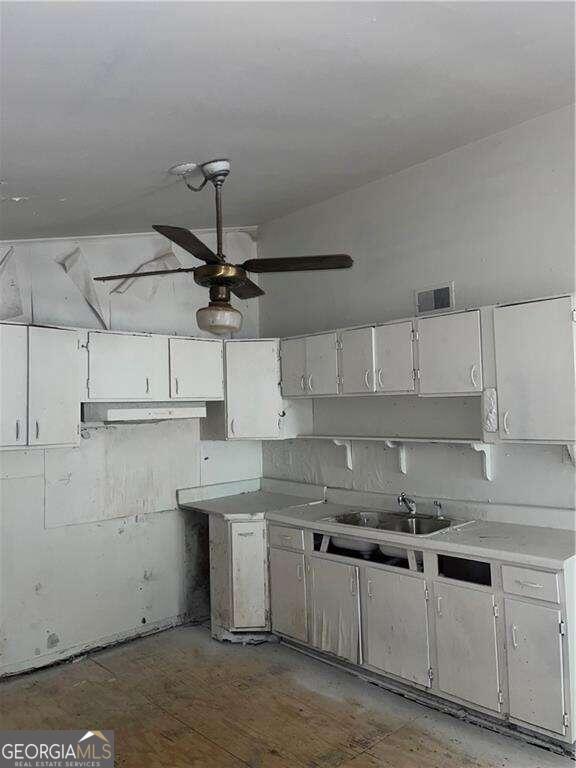131 Lake Drive Property Photo 4