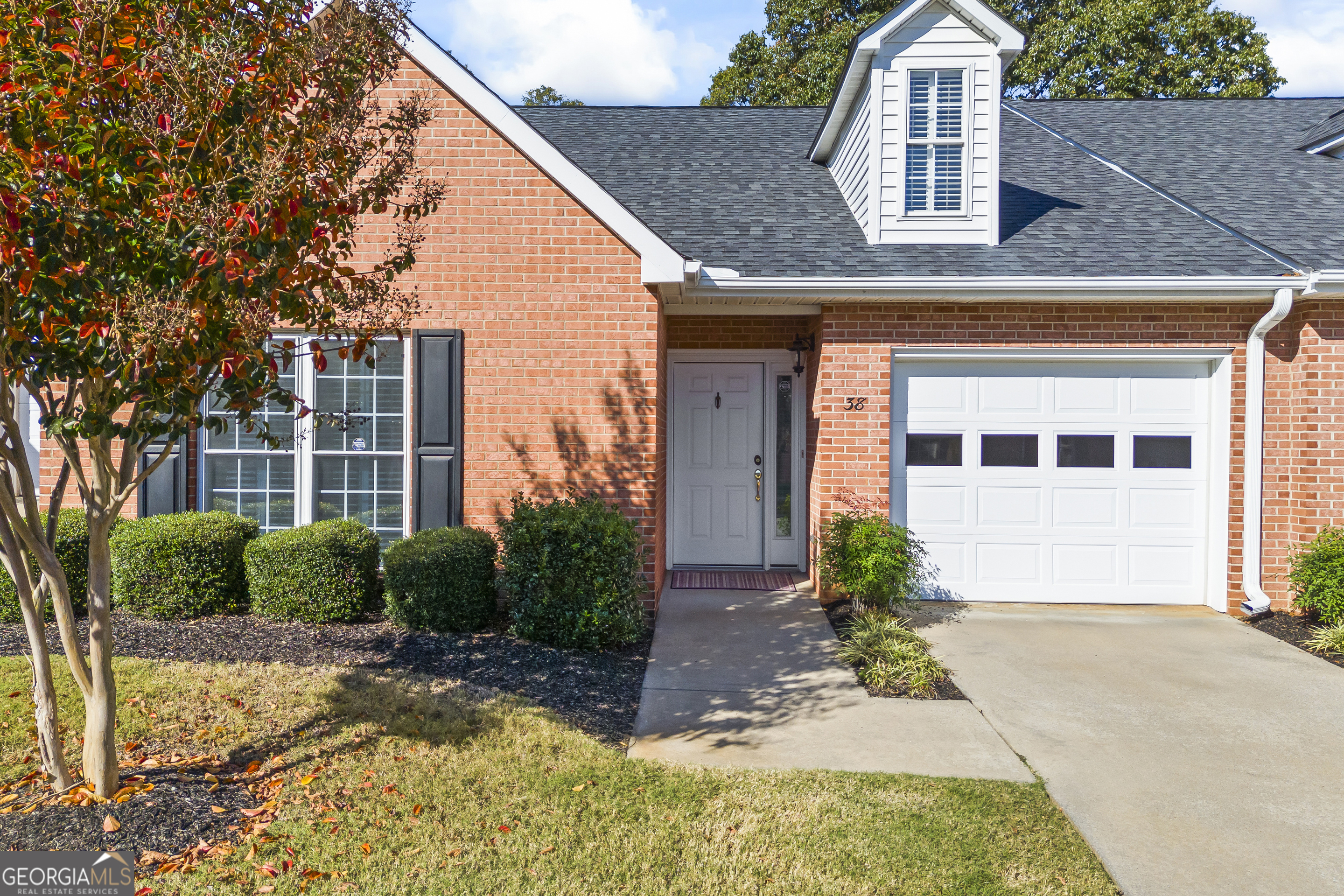 38 Somerset Court Property Photo 4