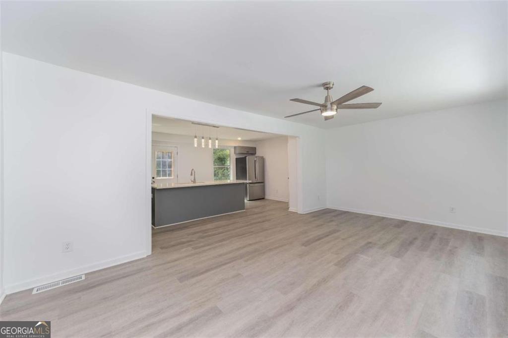 2225 Sargent Place Se Property Photo 4