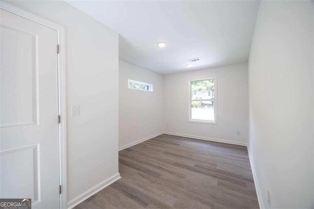 2225 Sargent Place Se Property Photo 9
