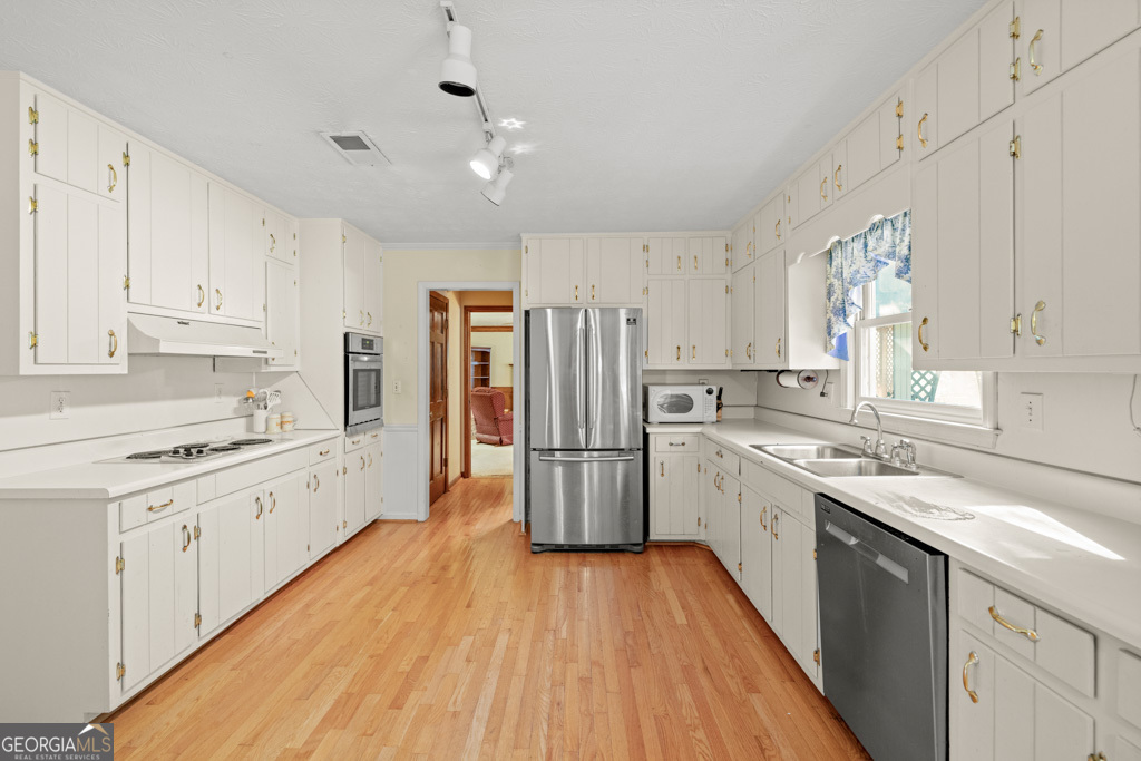 5892 Smoke Rise Court Property Photo 3
