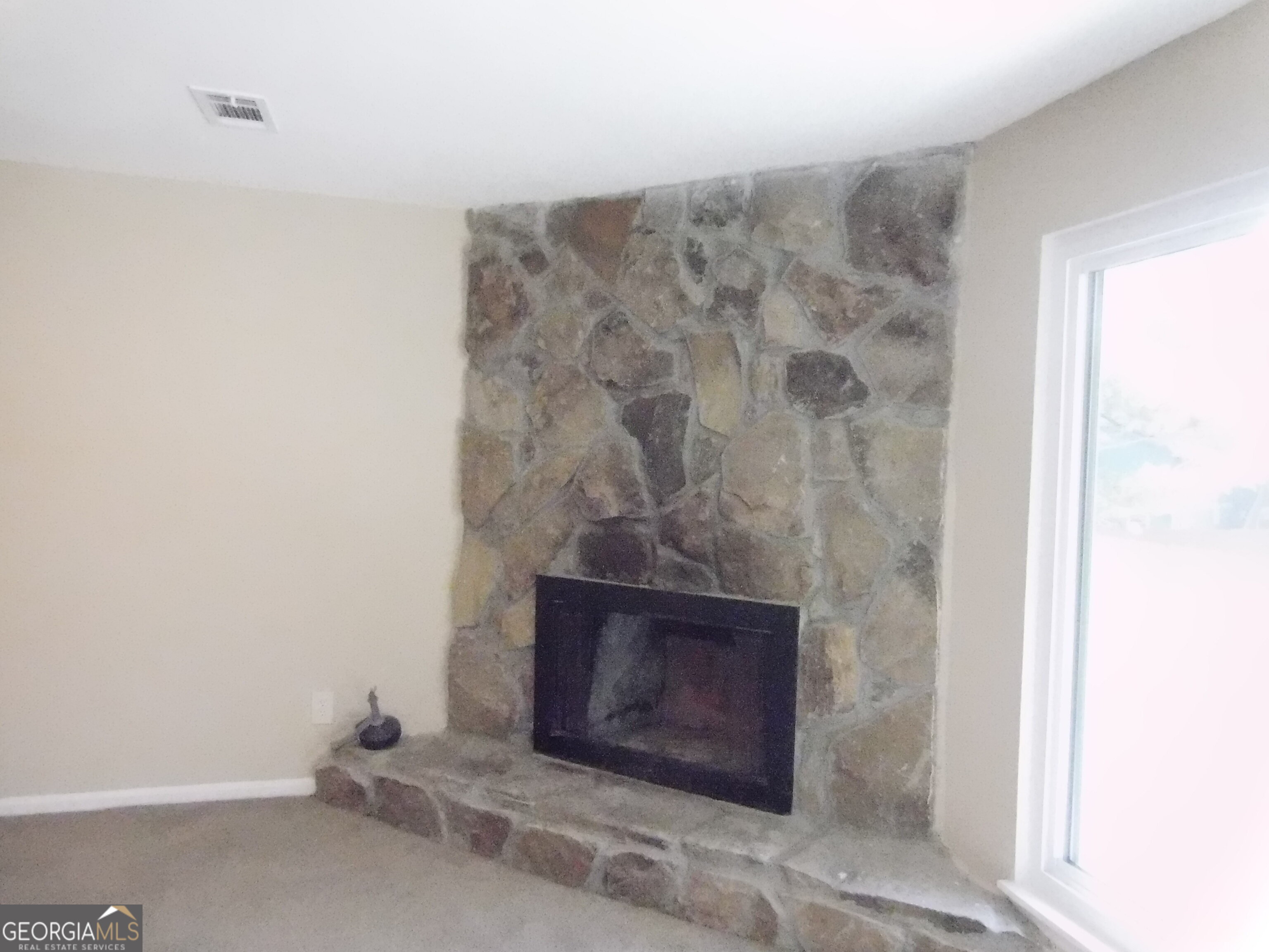 8060 Northcrest Drive Property Photo 3