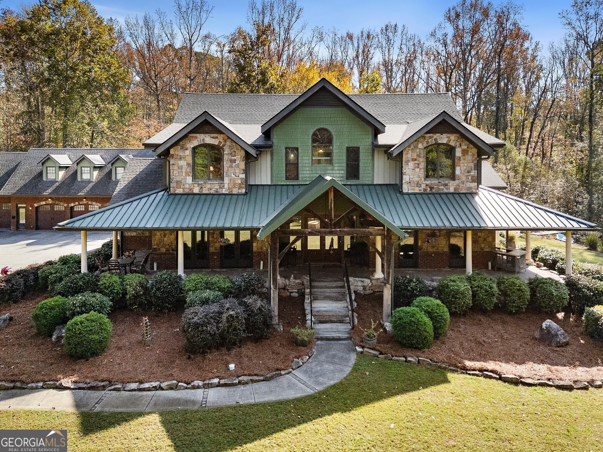 5185 Buice Road Property Photo 3