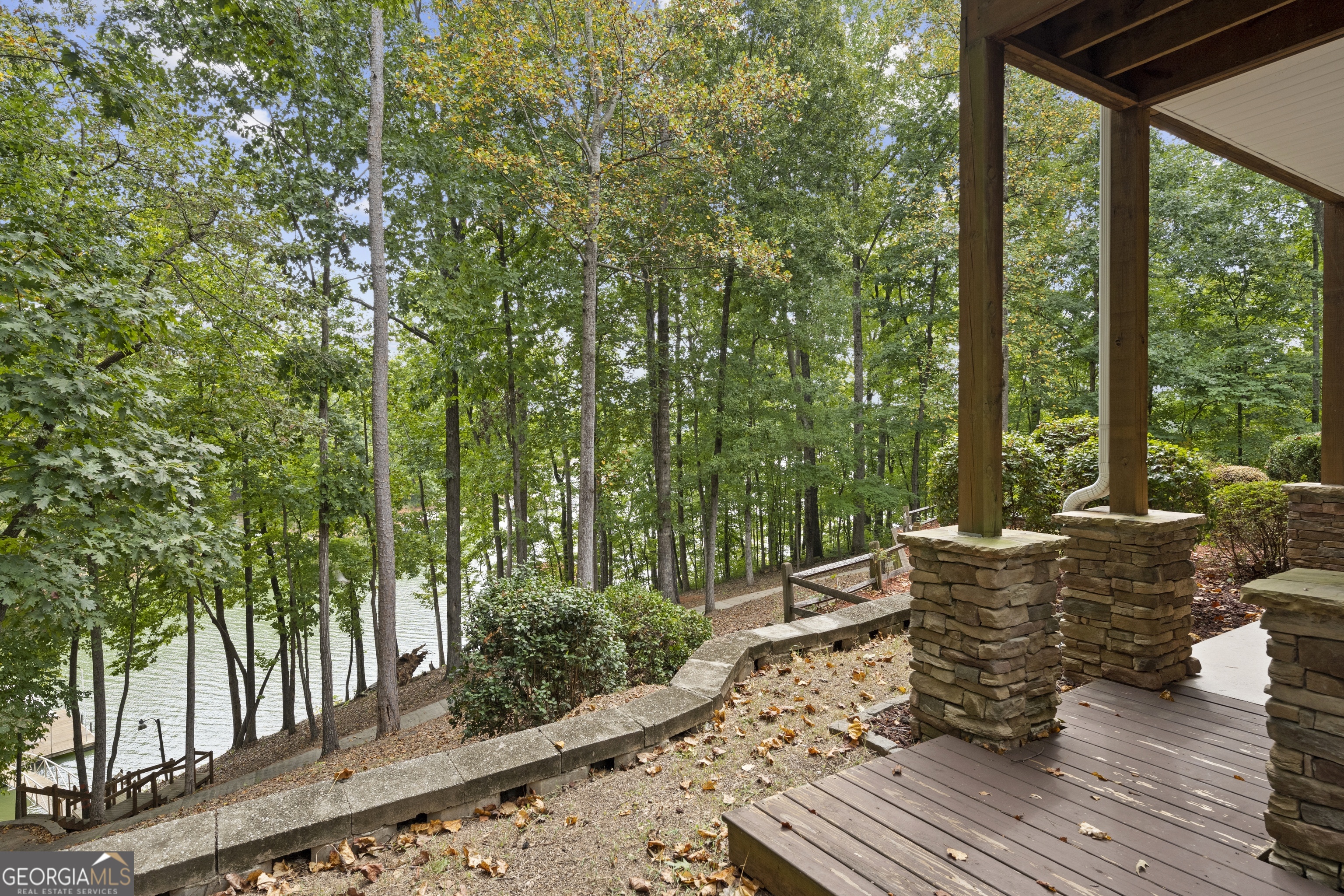 124 S Shore Drive Property Photo 17