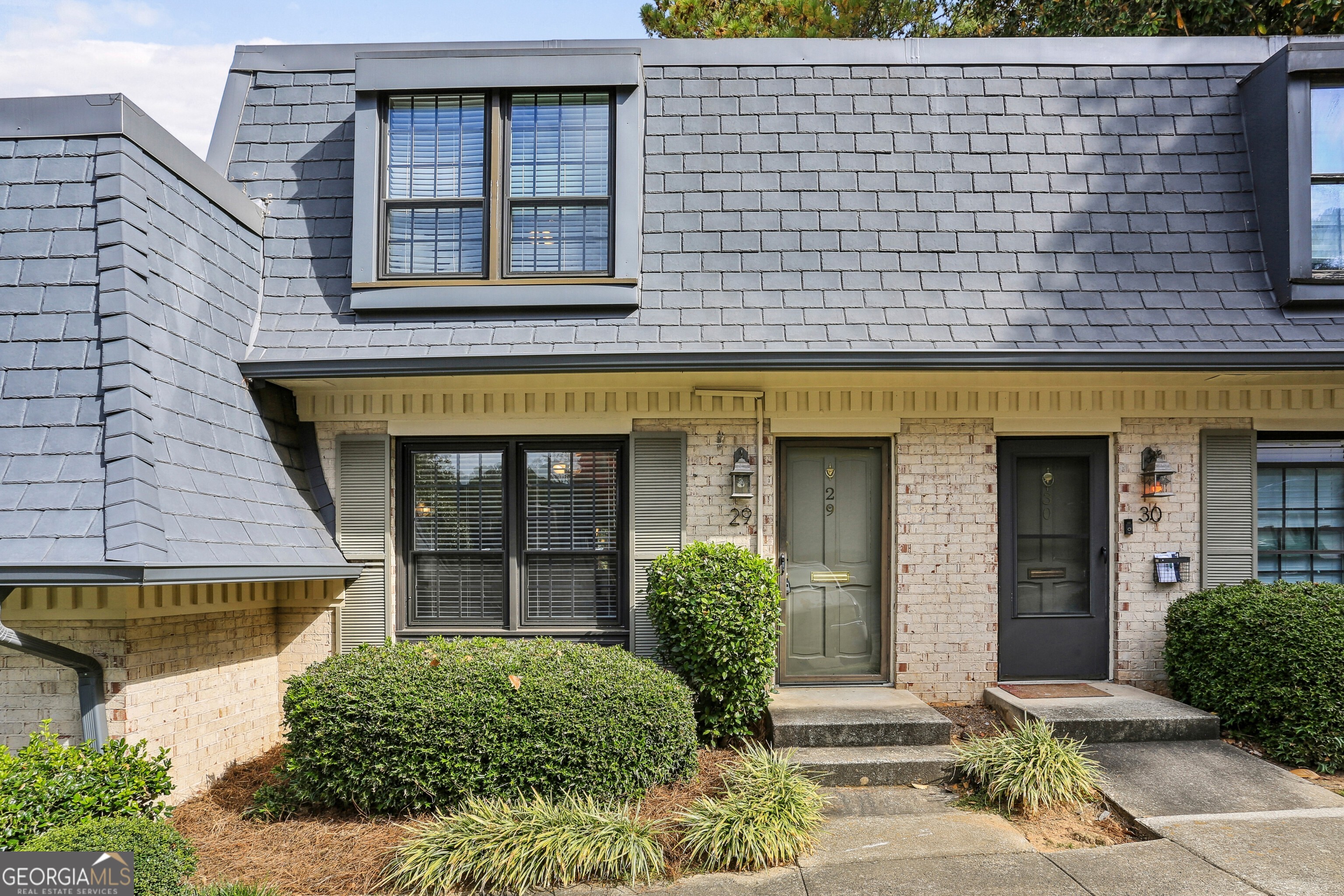 29 La Rue Place Nw Property Photo 6