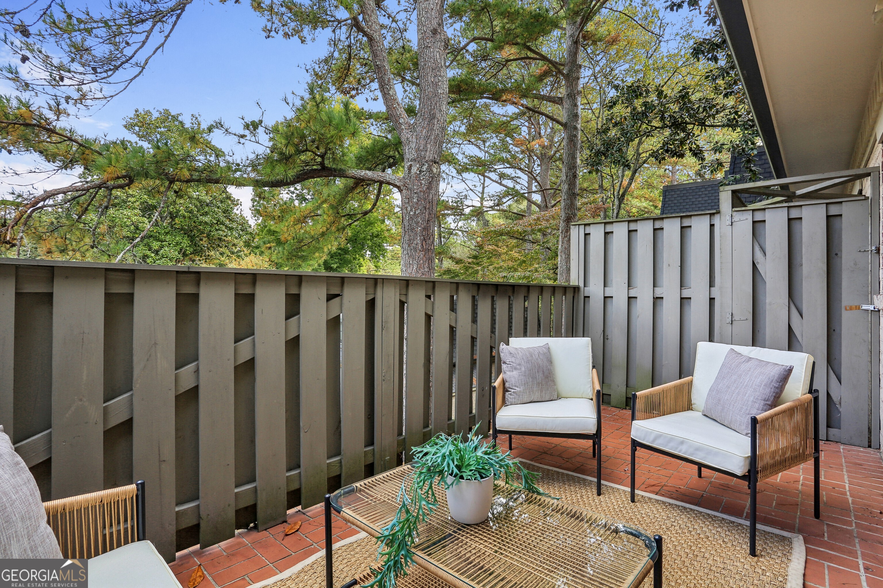 29 La Rue Place Nw Property Photo 14