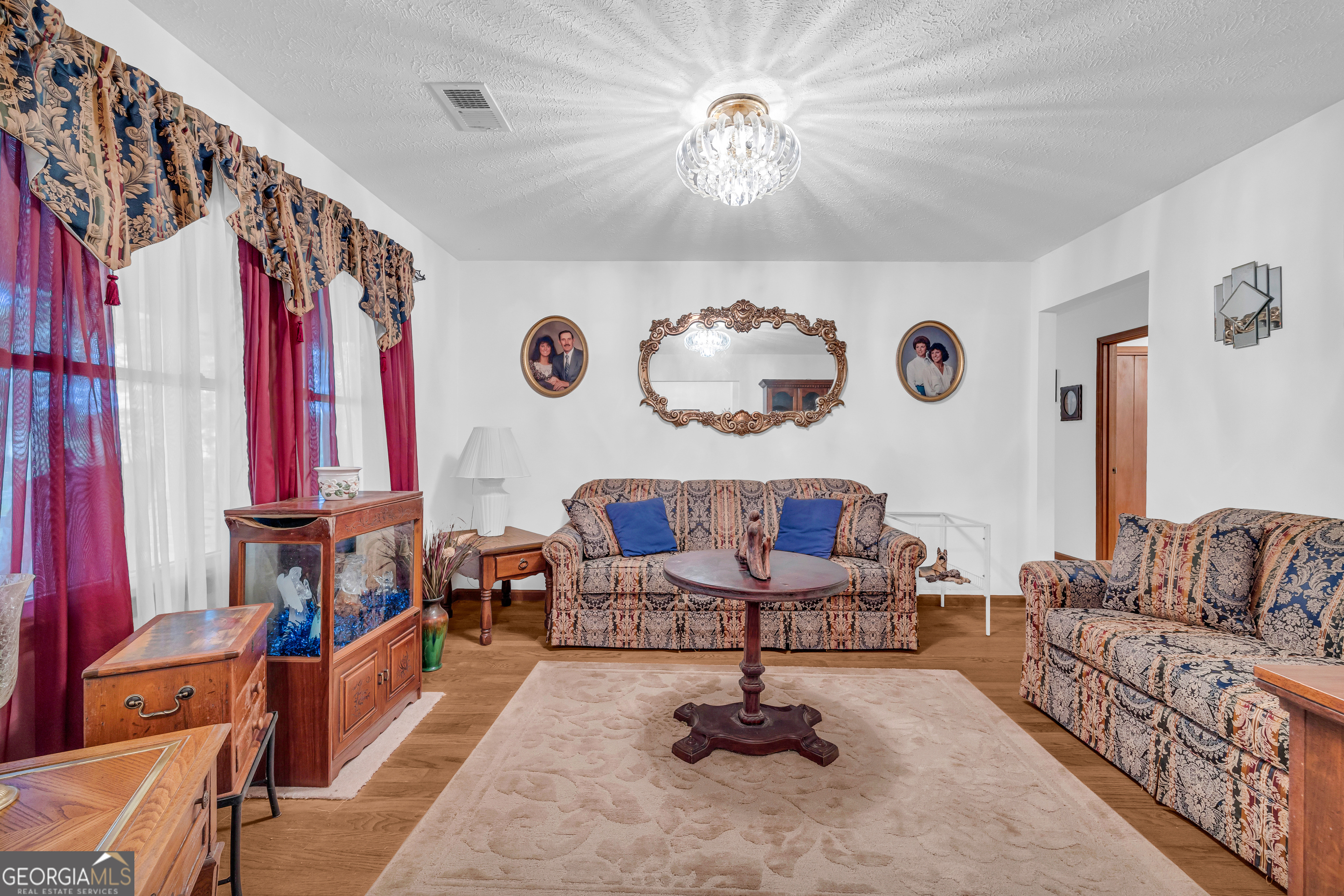 1049 Corbet Chappelear Road Property Photo 4