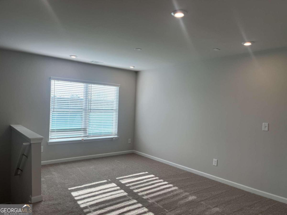 3270 Forest Green Drive Property Photo 7