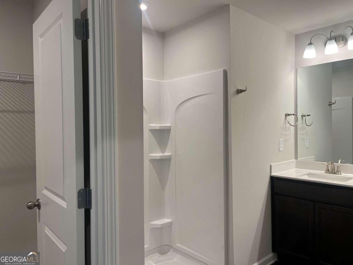 3270 Forest Green Drive Property Photo 9