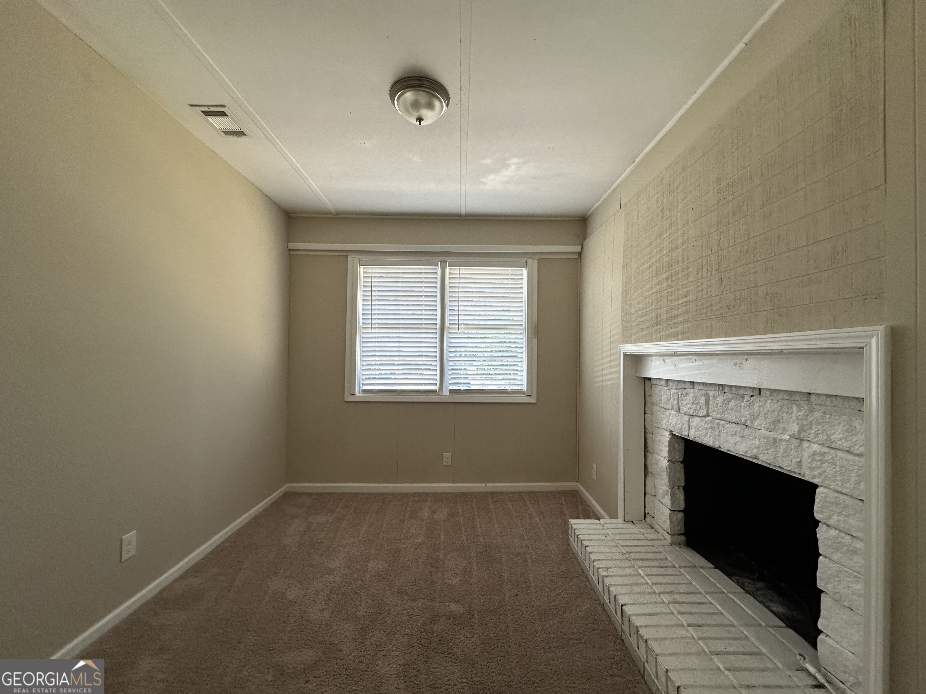 1581 Hollyhock Terrace Property Photo 6