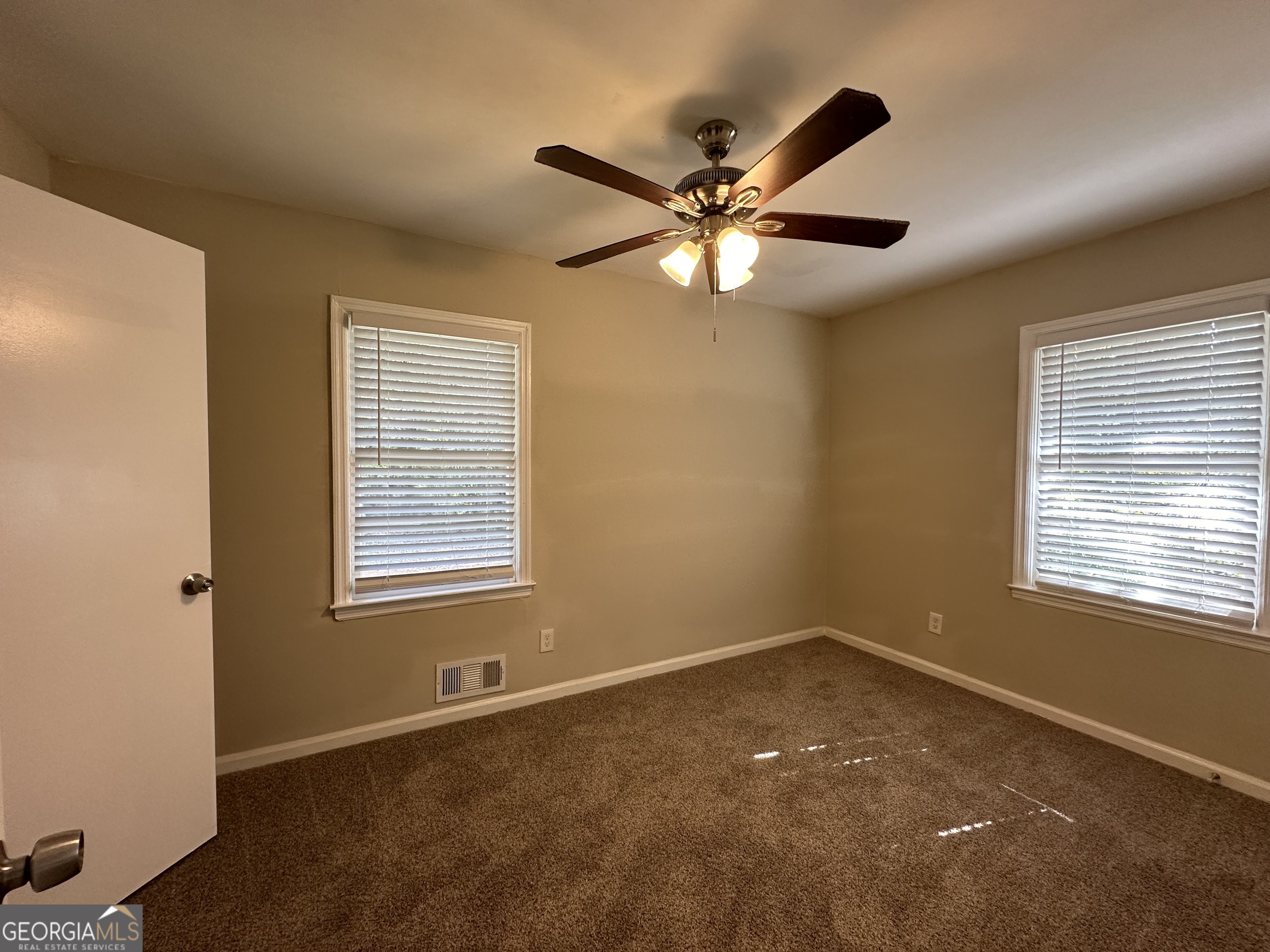 1581 Hollyhock Terrace Property Photo 9