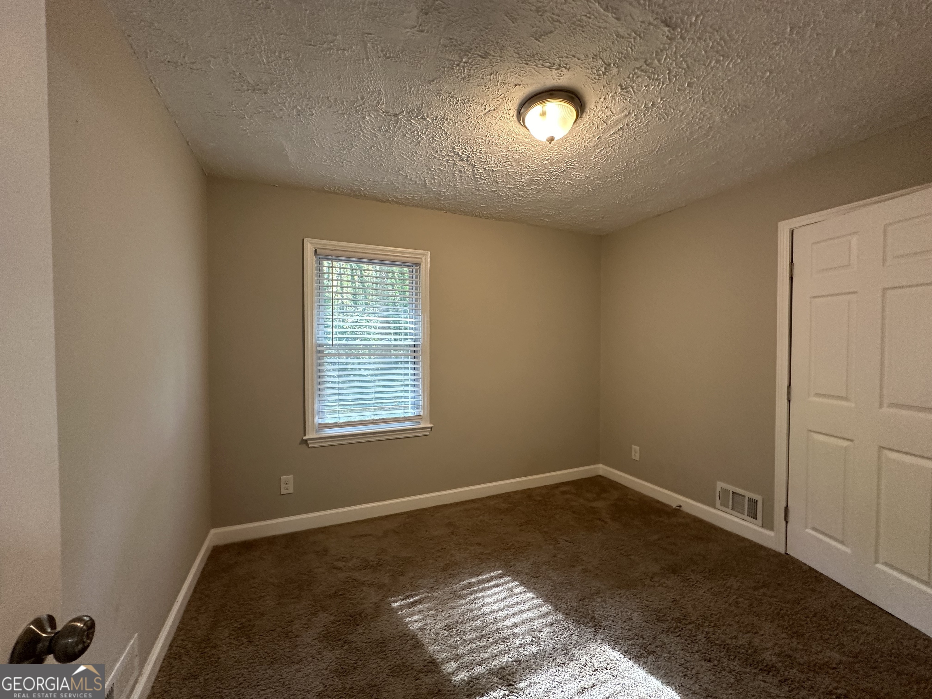 2019 W Flat Shoals Terrace Property Photo 8