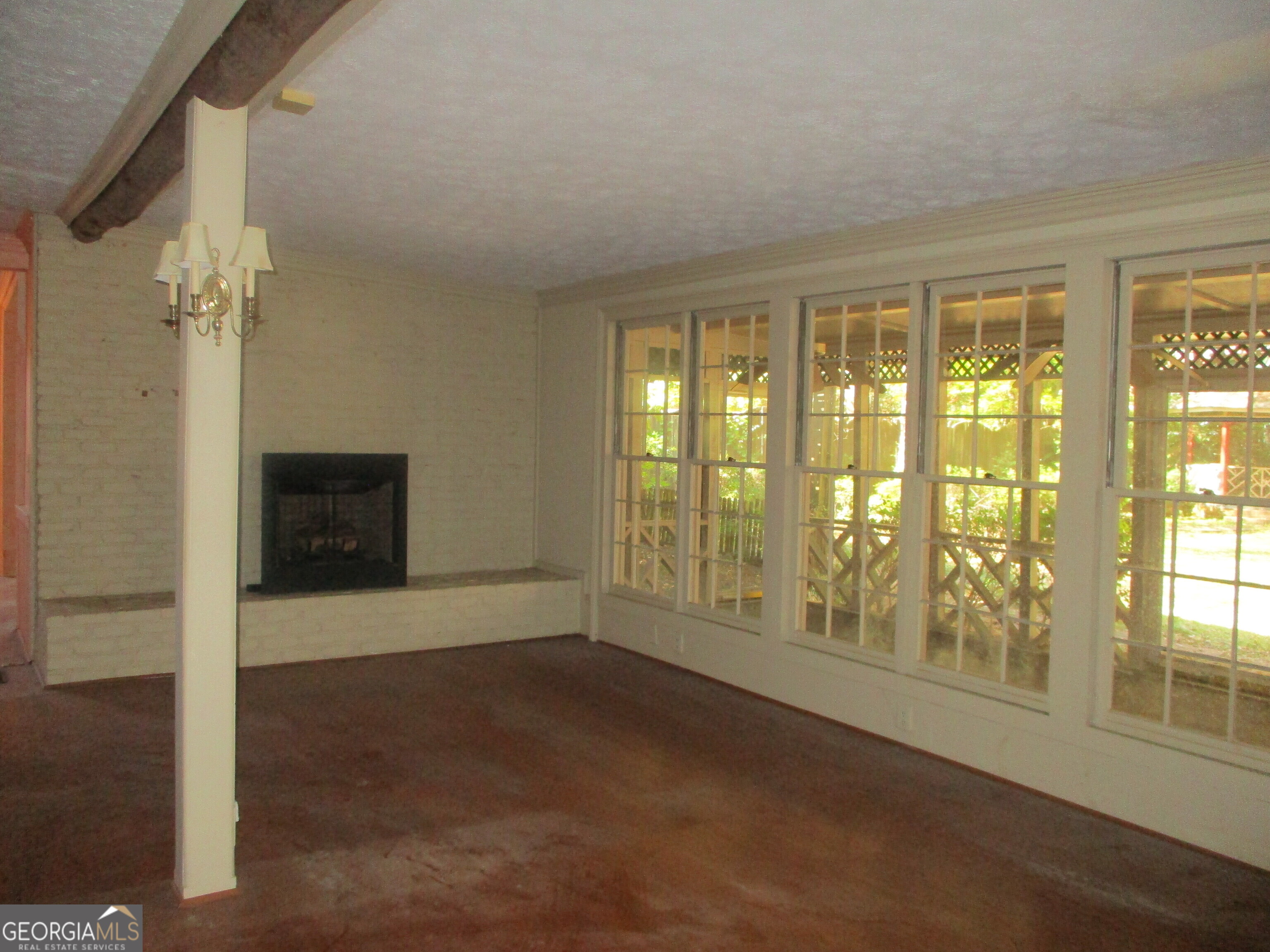 251 Pine Street Property Photo 9