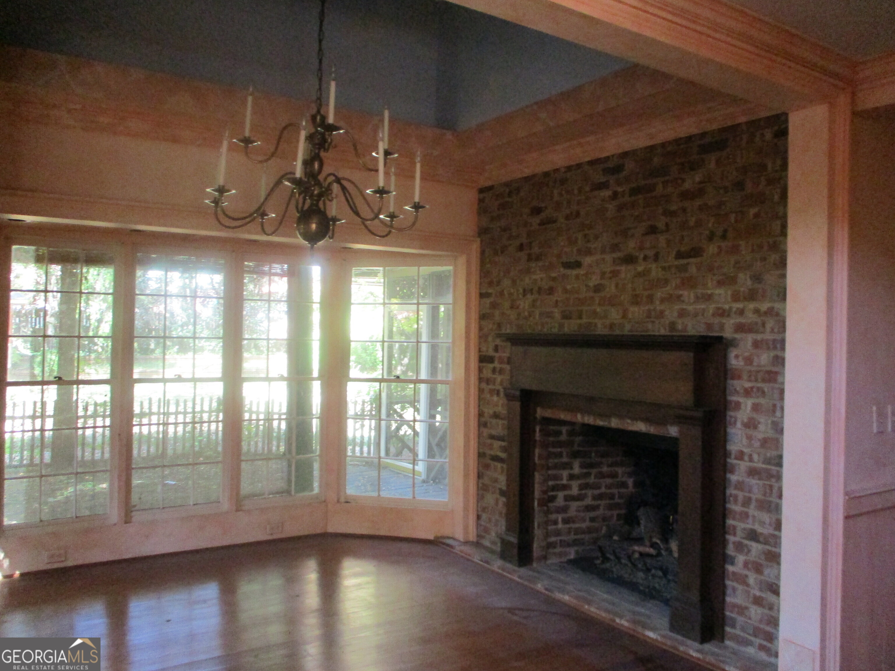 251 Pine Street Property Photo 10