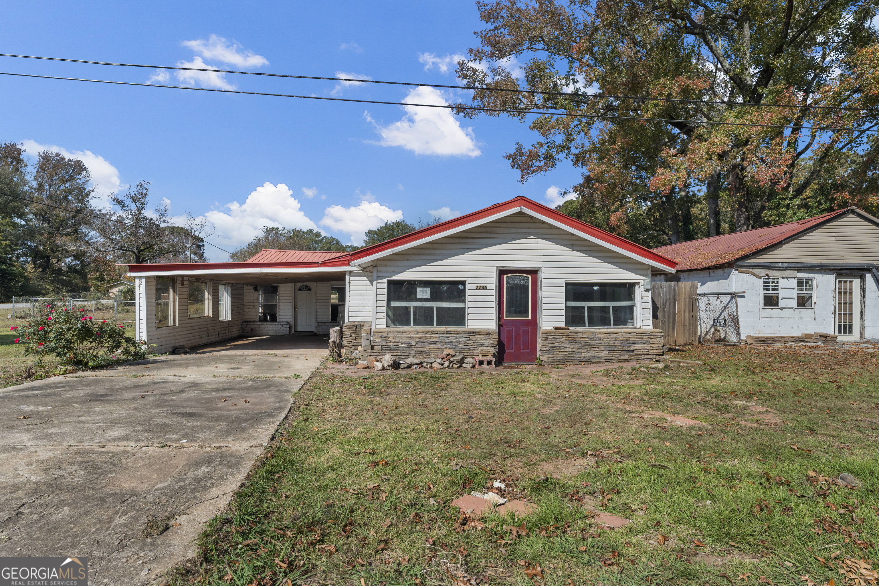 7736 W Point Road Property Photo 2